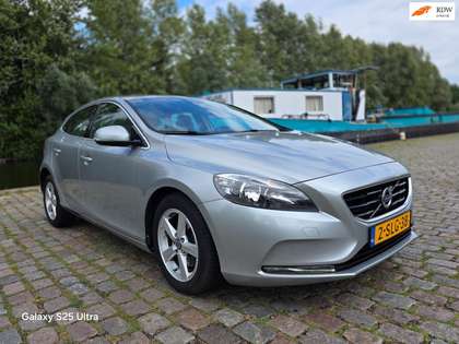 Volvo V40 1.6 T3 Momentum 3e eigenaar dealer onderhouden air
