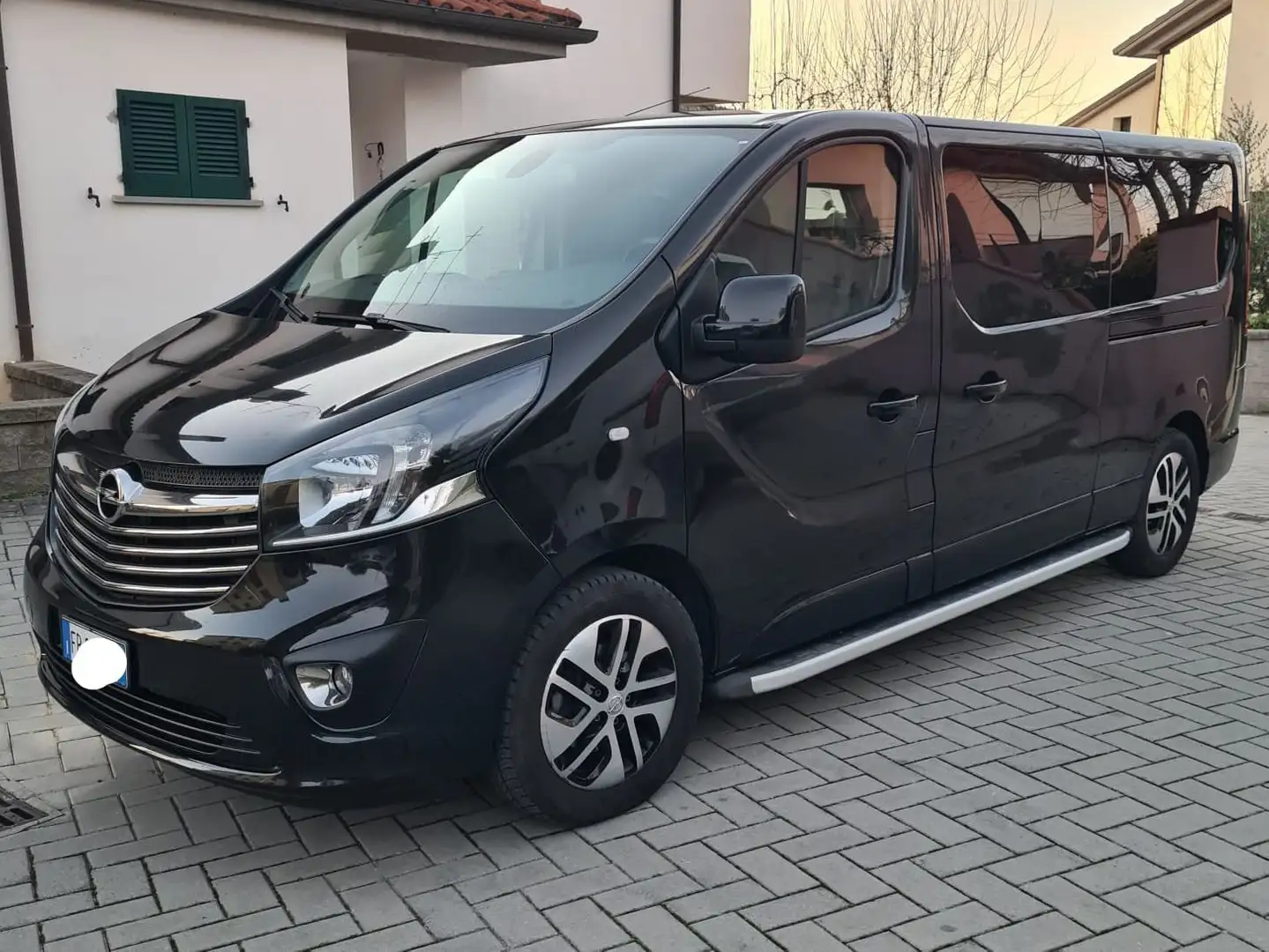 Opel Vivaro 1.600 Biturbo 92Kw 8 posti passo lungo Nero - 2
