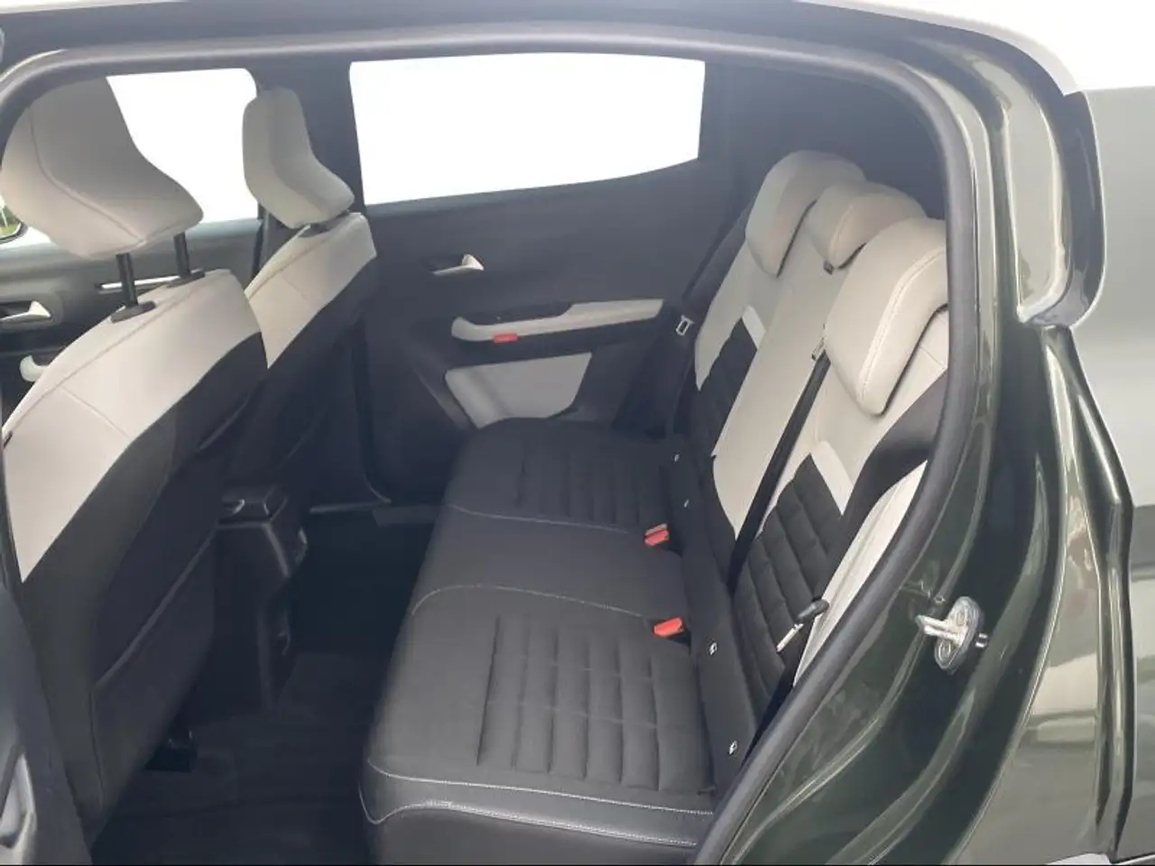 Citroen C3 Aircross 1.2 Hybrid 145 E-DCS6 MAX 9