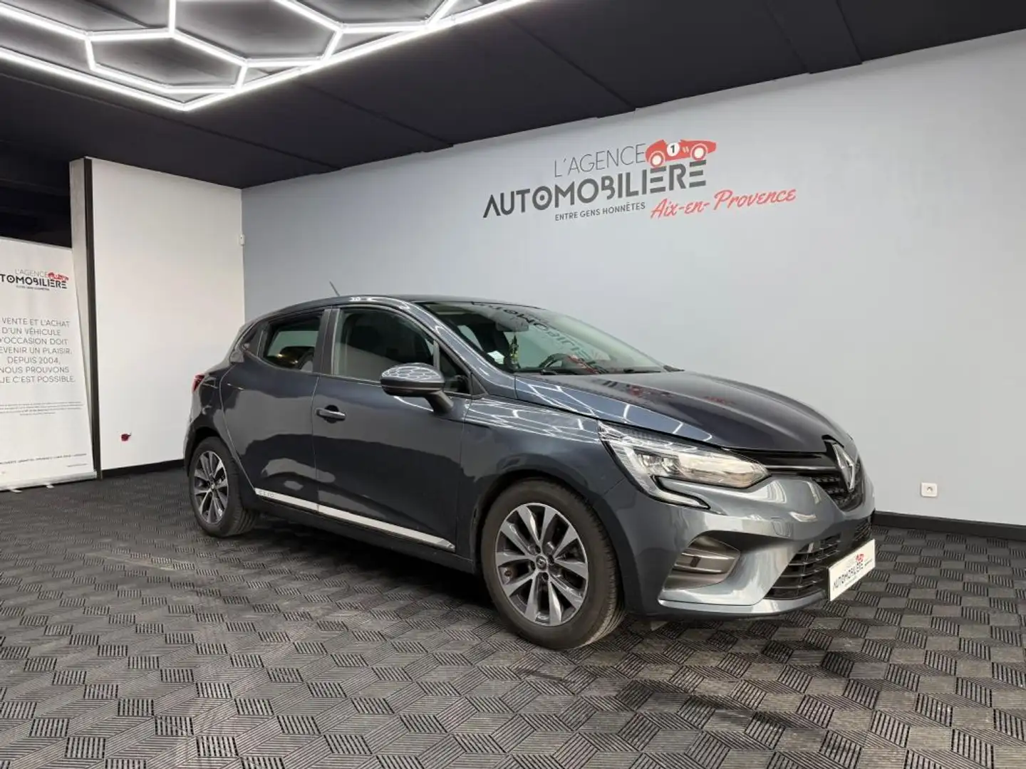 Renault Clio 5 - 1.0 TCe 91 CV - Finition Business Gris - 1