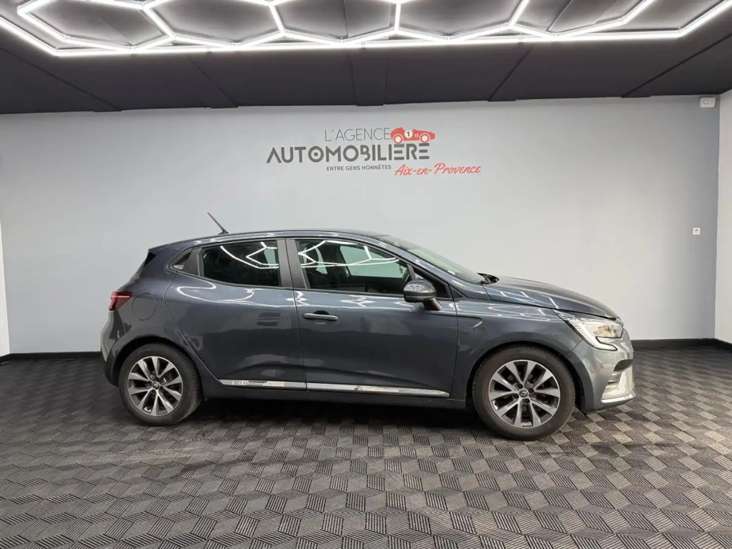 Renault Clio 5 - 1.0 TCe 91 CV - Finition Business Gris - 2