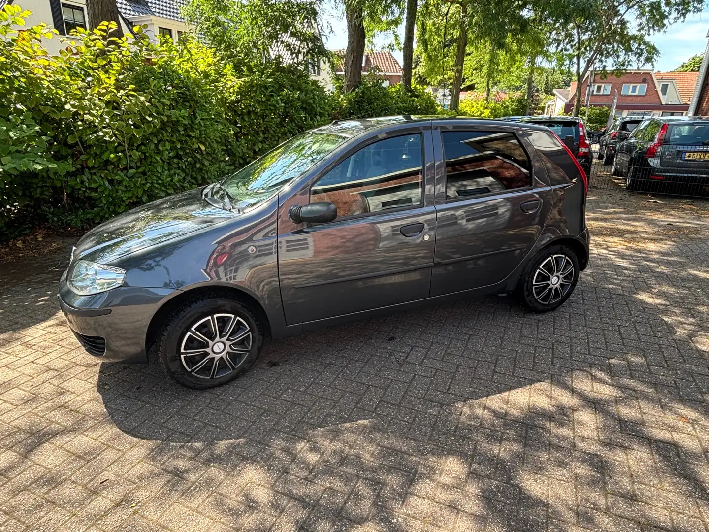 Fiat Punto Punto 1.2 Active Grijs - 1