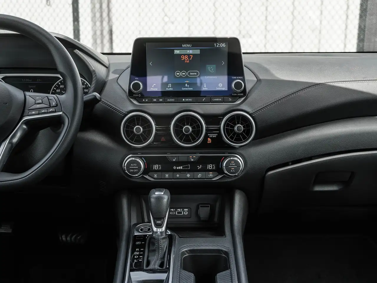 Nissan Sentra снимка Nissan Sentra