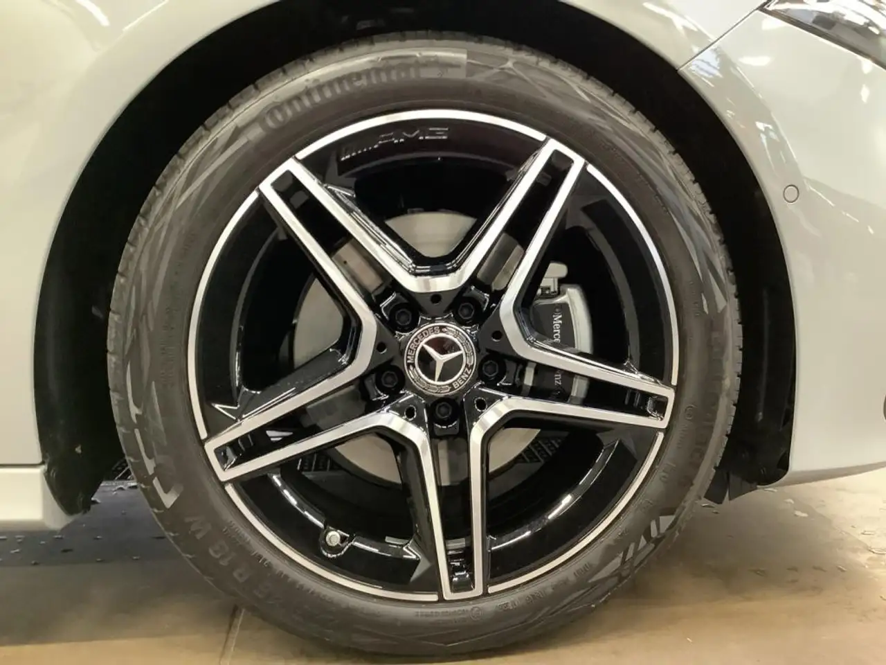Mercedes-Benz A 200 Limousine +AMG+NIGHT+MBUX+18"+7G+LED+AHK+ 5