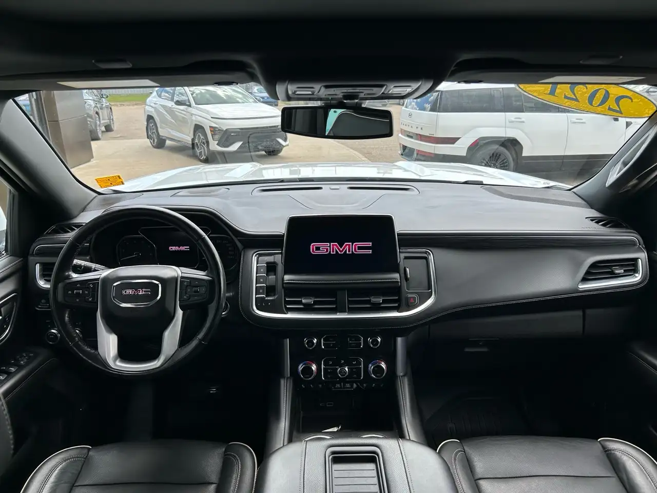 GMC Yukon снимка GMC Yukon