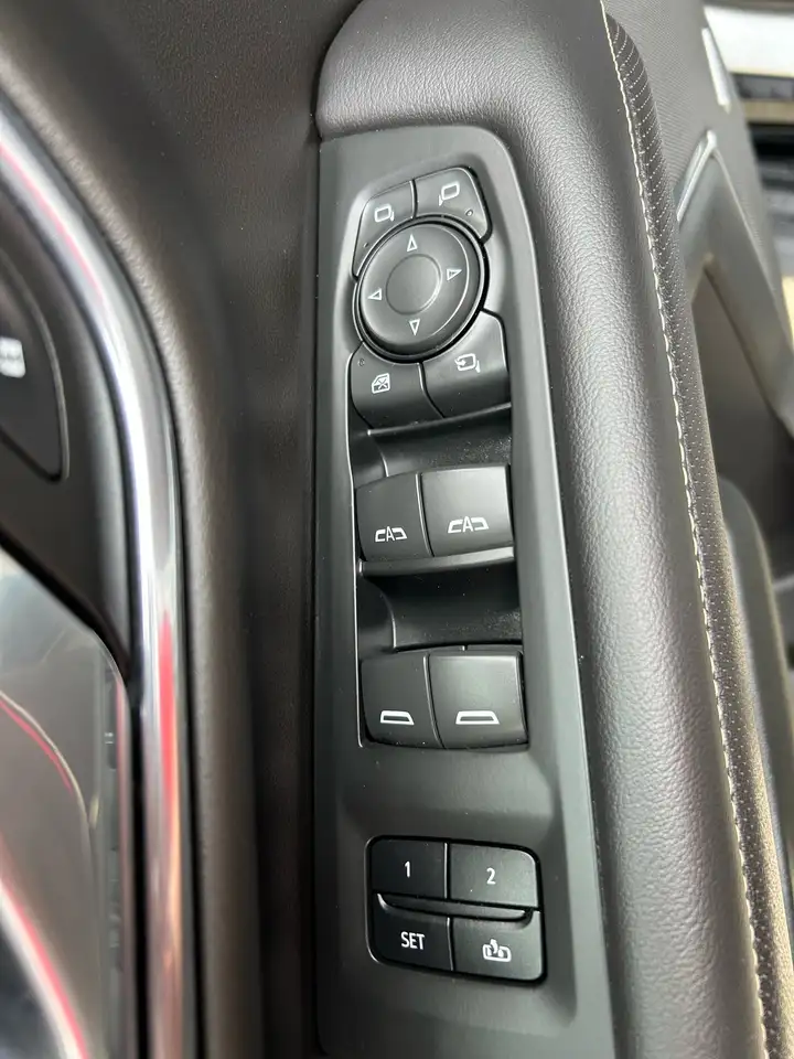 GMC Yukon снимка GMC Yukon