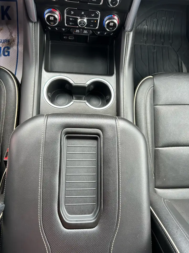 GMC Yukon снимка GMC Yukon