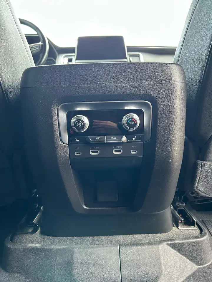 GMC Yukon снимка GMC Yukon