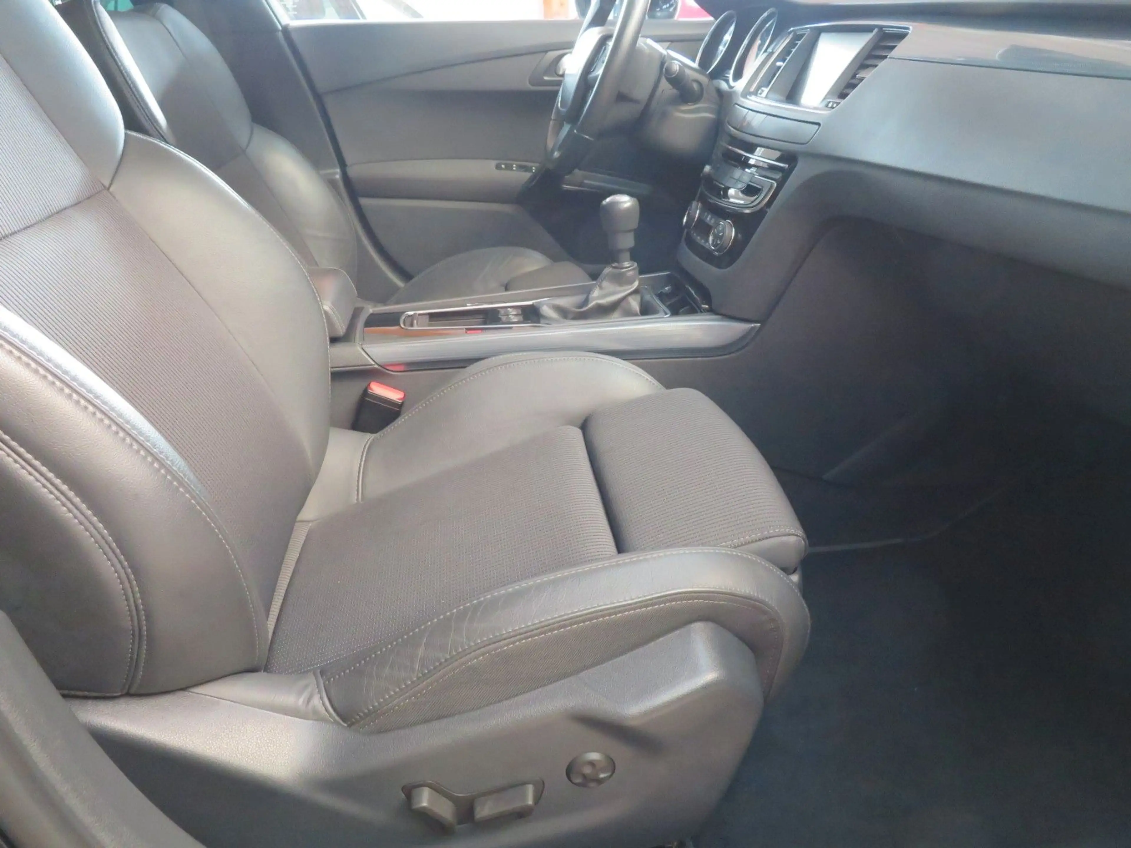 Peugeot 508 SW Allure*sehr gepflegt*Panorama*LED*HuD — photo 9
