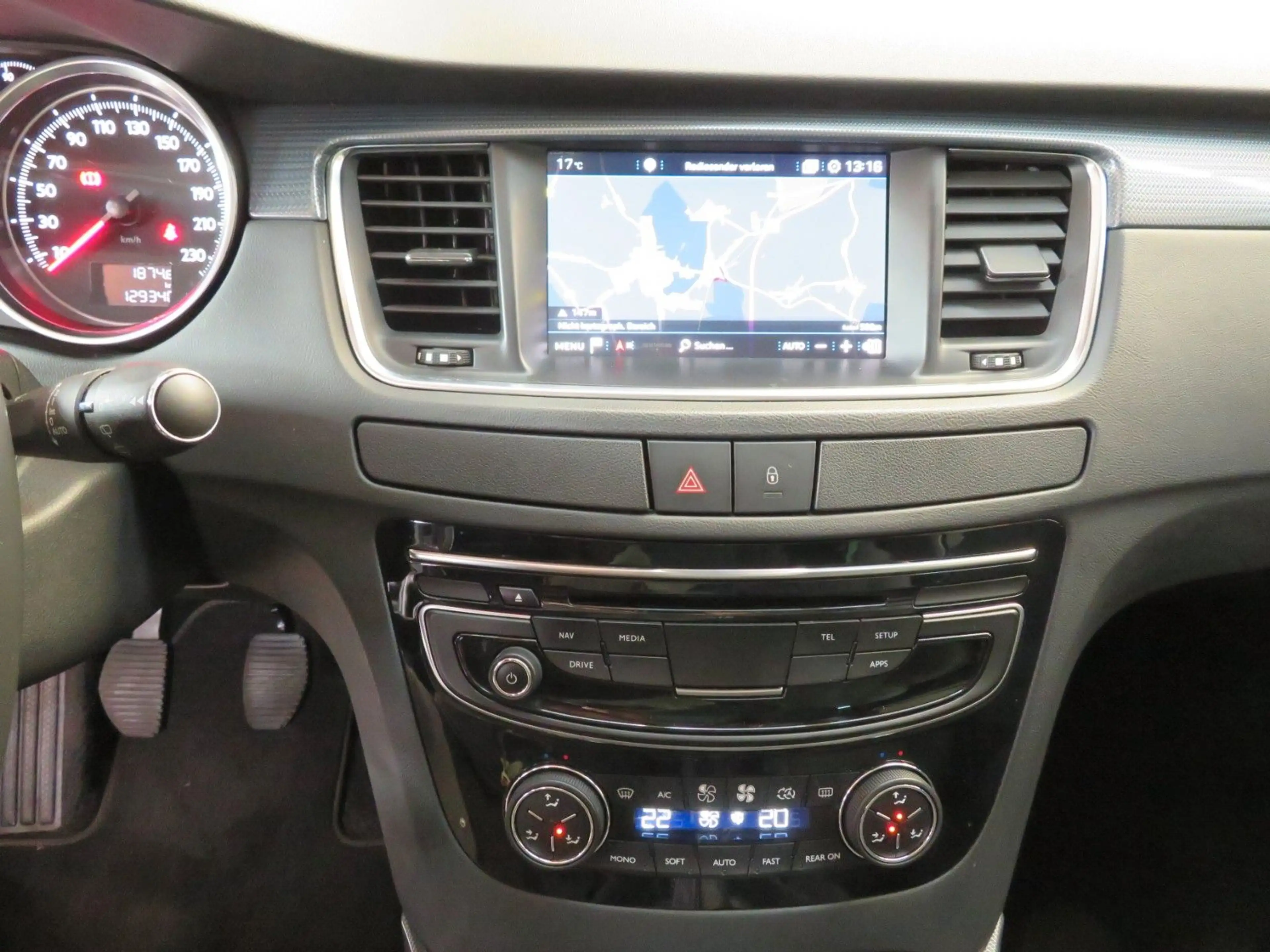 Peugeot 508 SW Allure*sehr gepflegt*Panorama*LED*HuD — photo 11