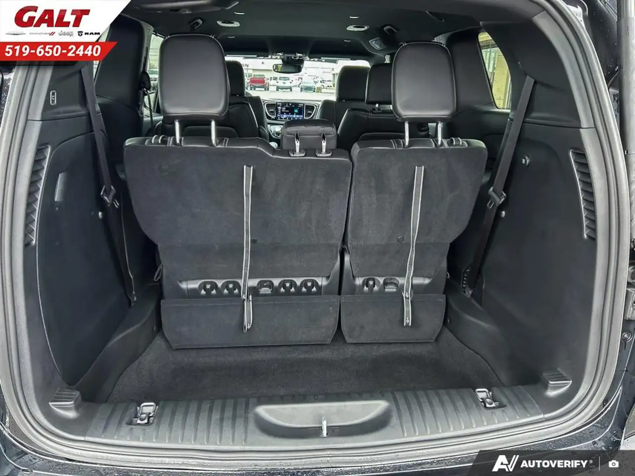 Chrysler Grand Caravan снимка Chrysler Grand Caravan