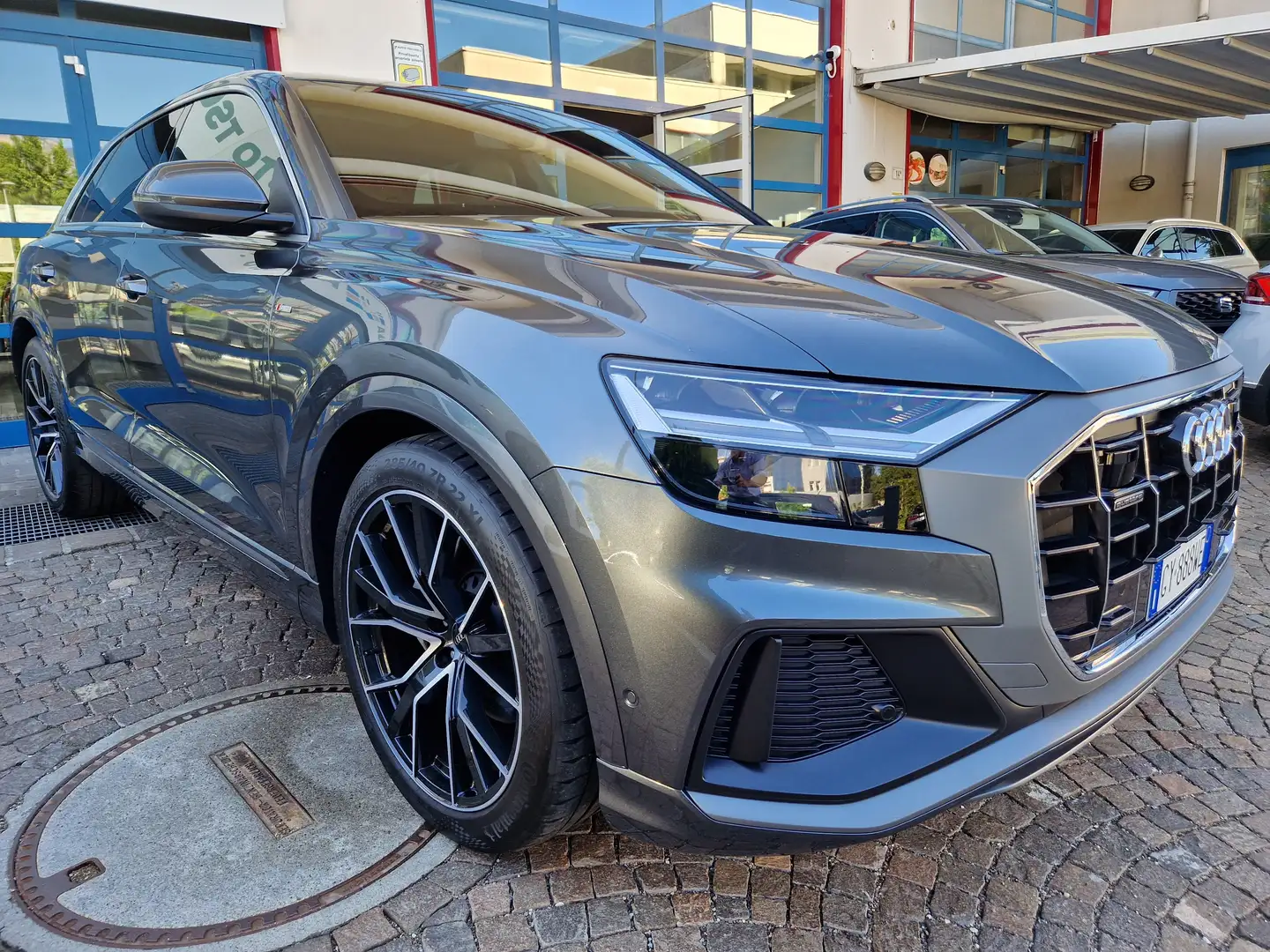 Audi Q8 50 TDI 286Cv quattro S line VirCock 22"Keyless ACC Grigio - 2