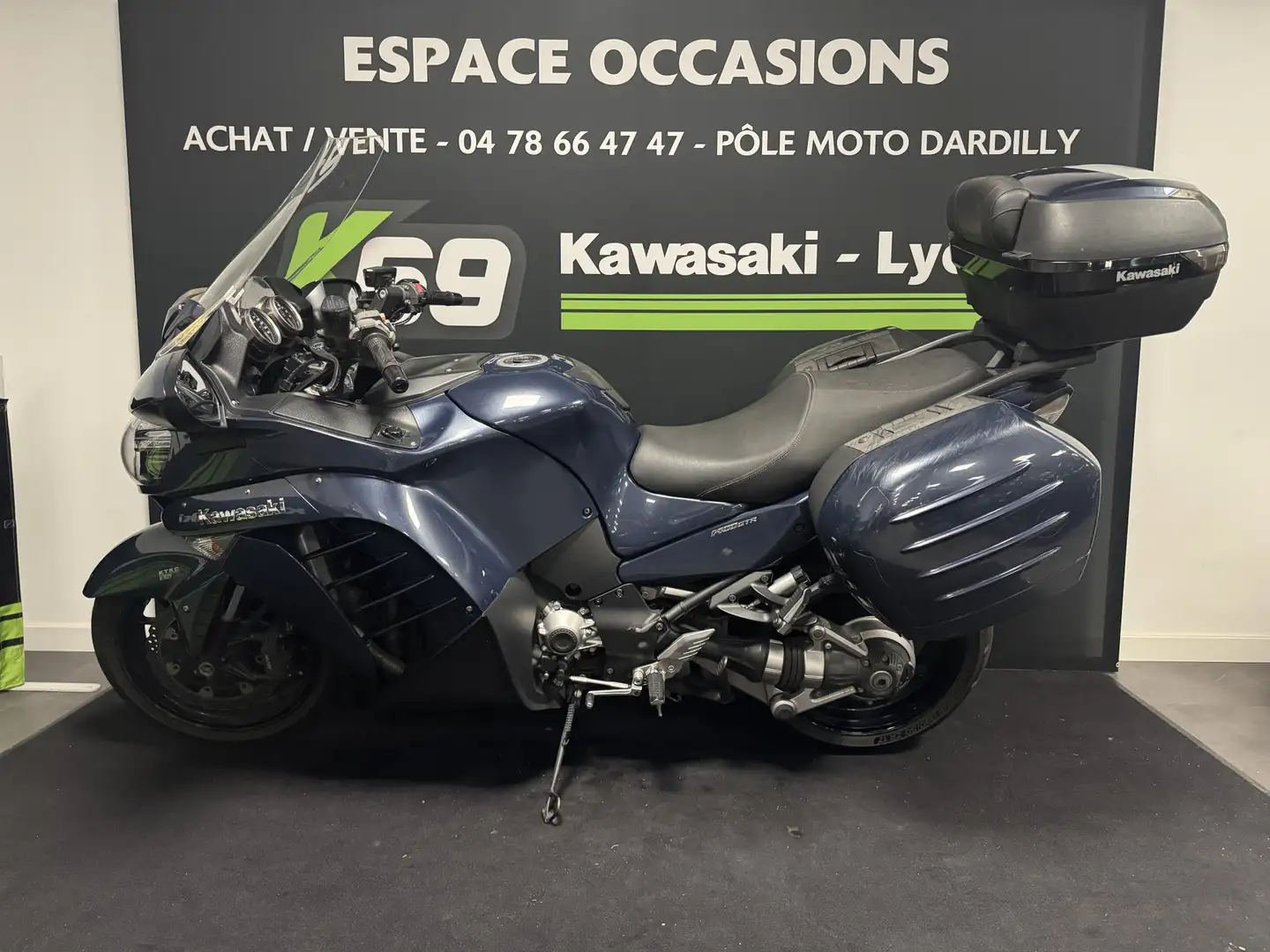 Kawasaki GTR 1400 Azul - 2