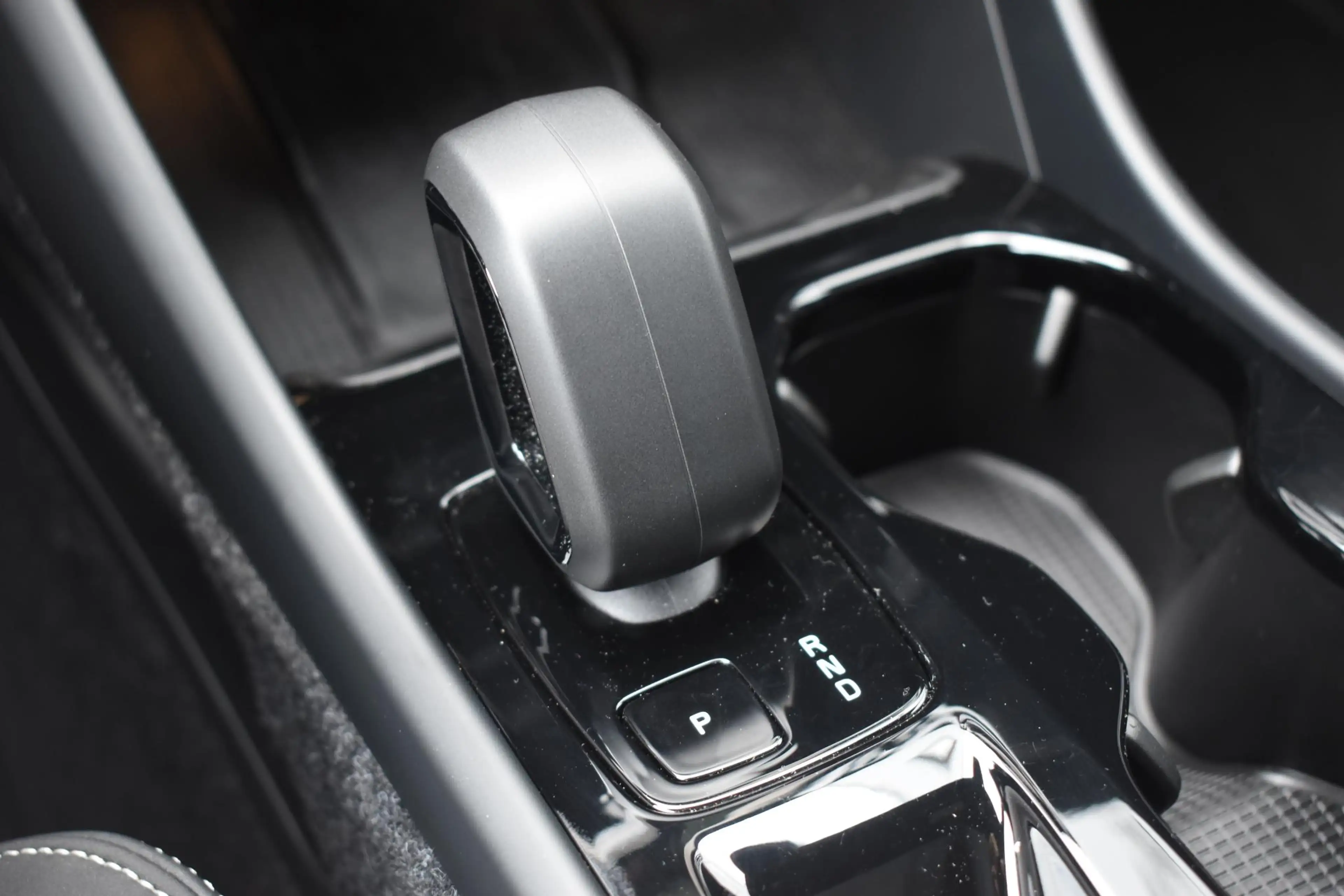 Volvo XC40 B4 211PK Plus Black Edition / Adaptive Cruise cont — photo 36