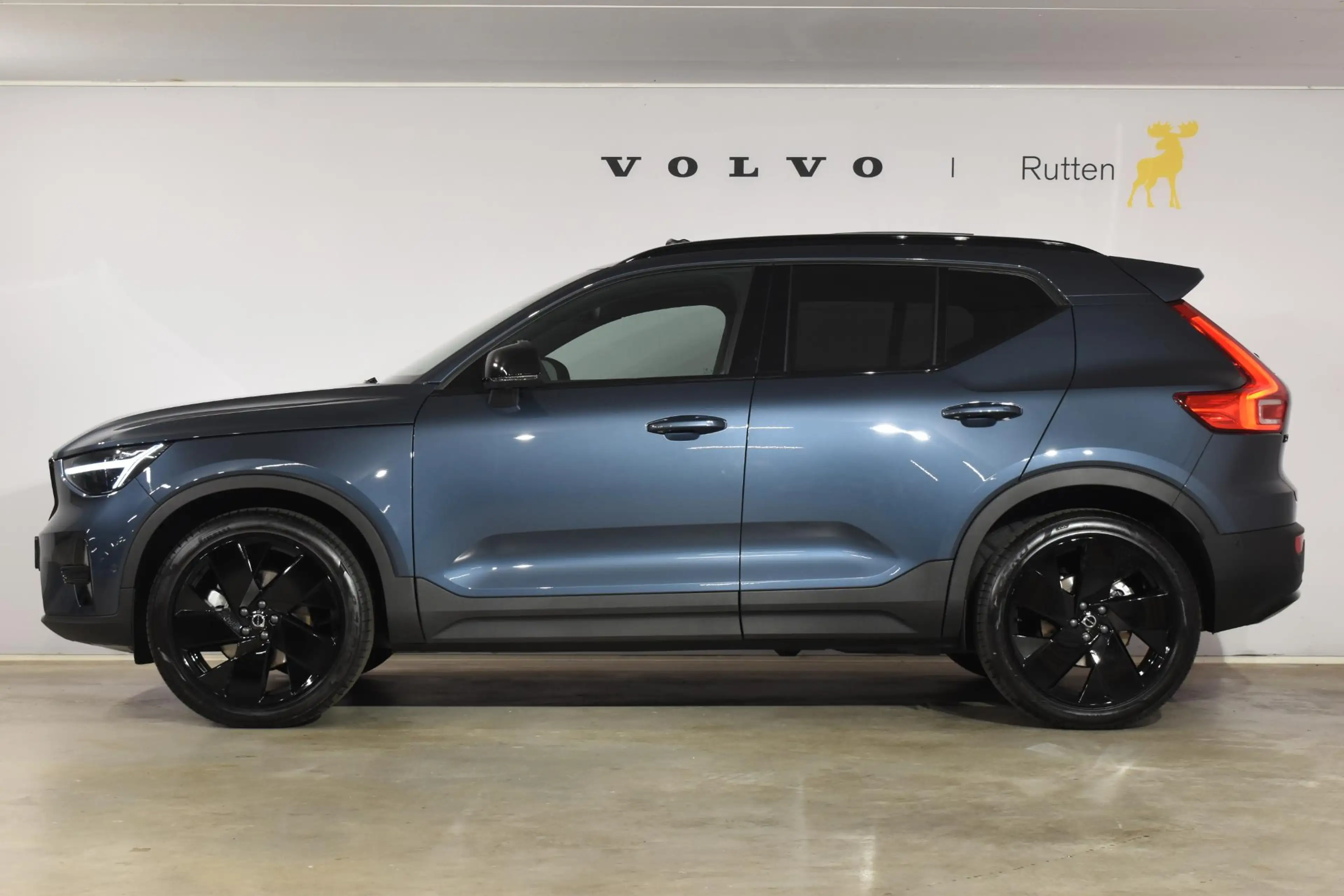 Volvo XC40 B4 211PK Plus Black Edition / Adaptive Cruise cont — photo 8