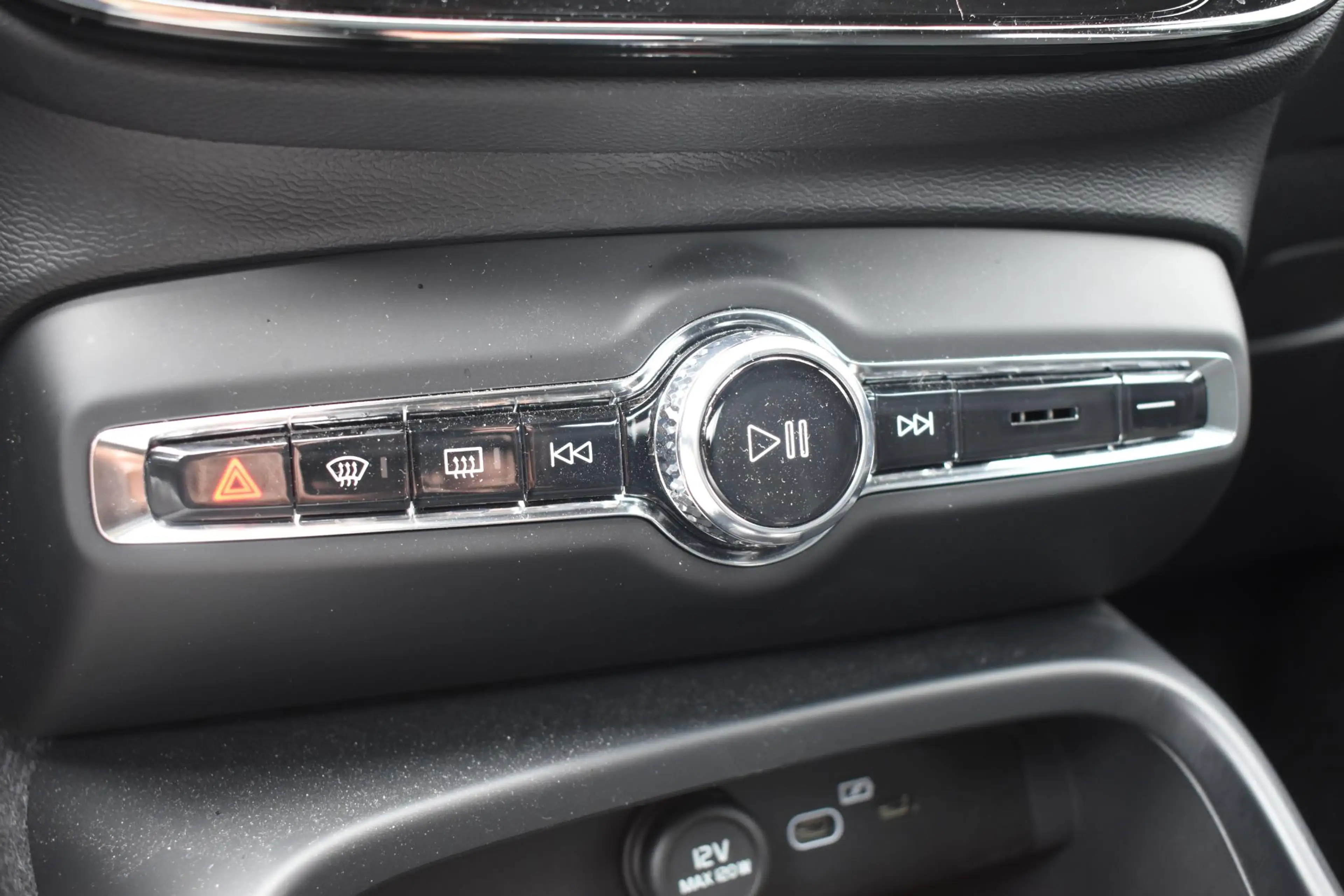 Volvo XC40 B4 211PK Plus Black Edition / Adaptive Cruise cont — photo 34