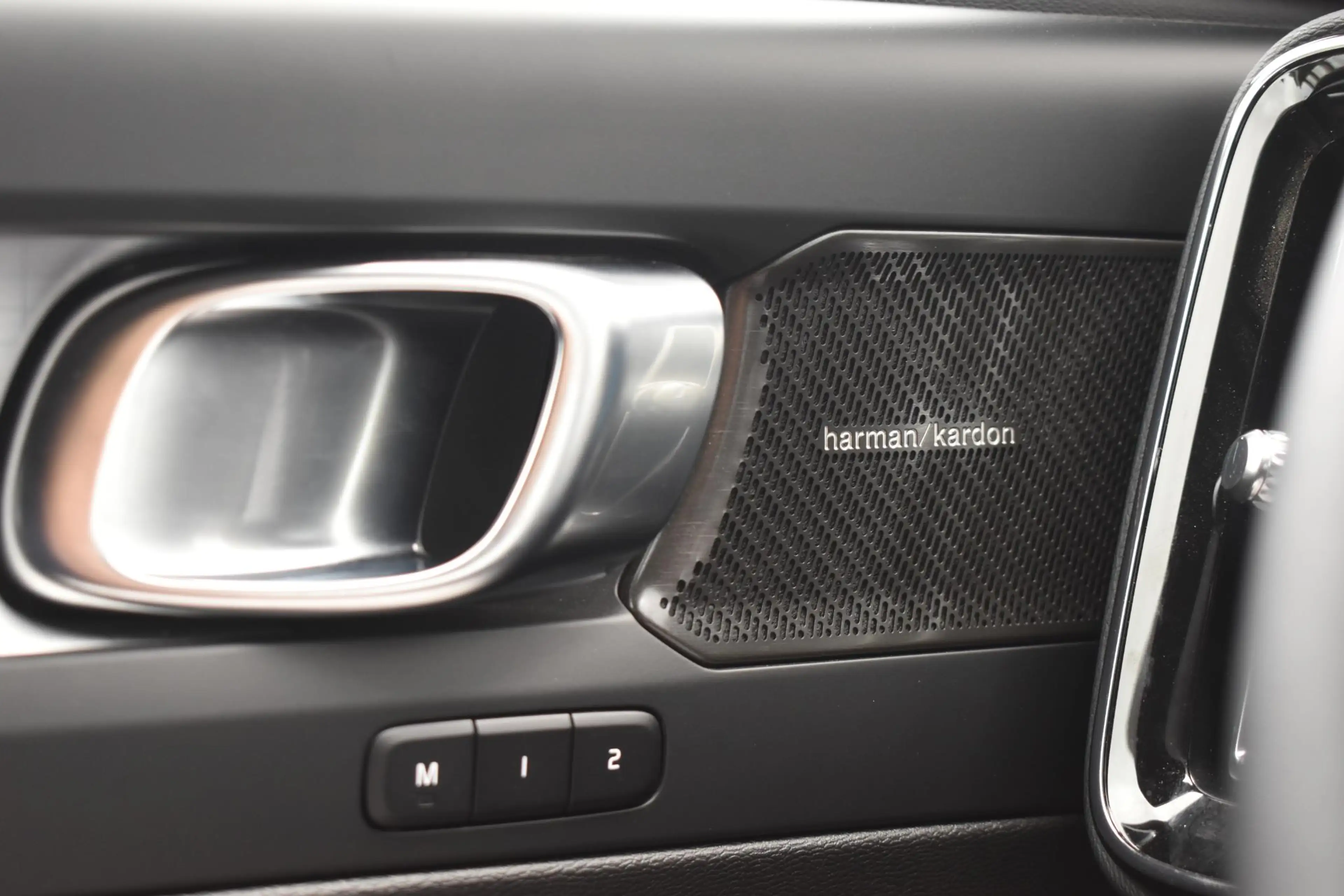 Volvo XC40 B4 211PK Plus Black Edition / Adaptive Cruise cont — photo 41