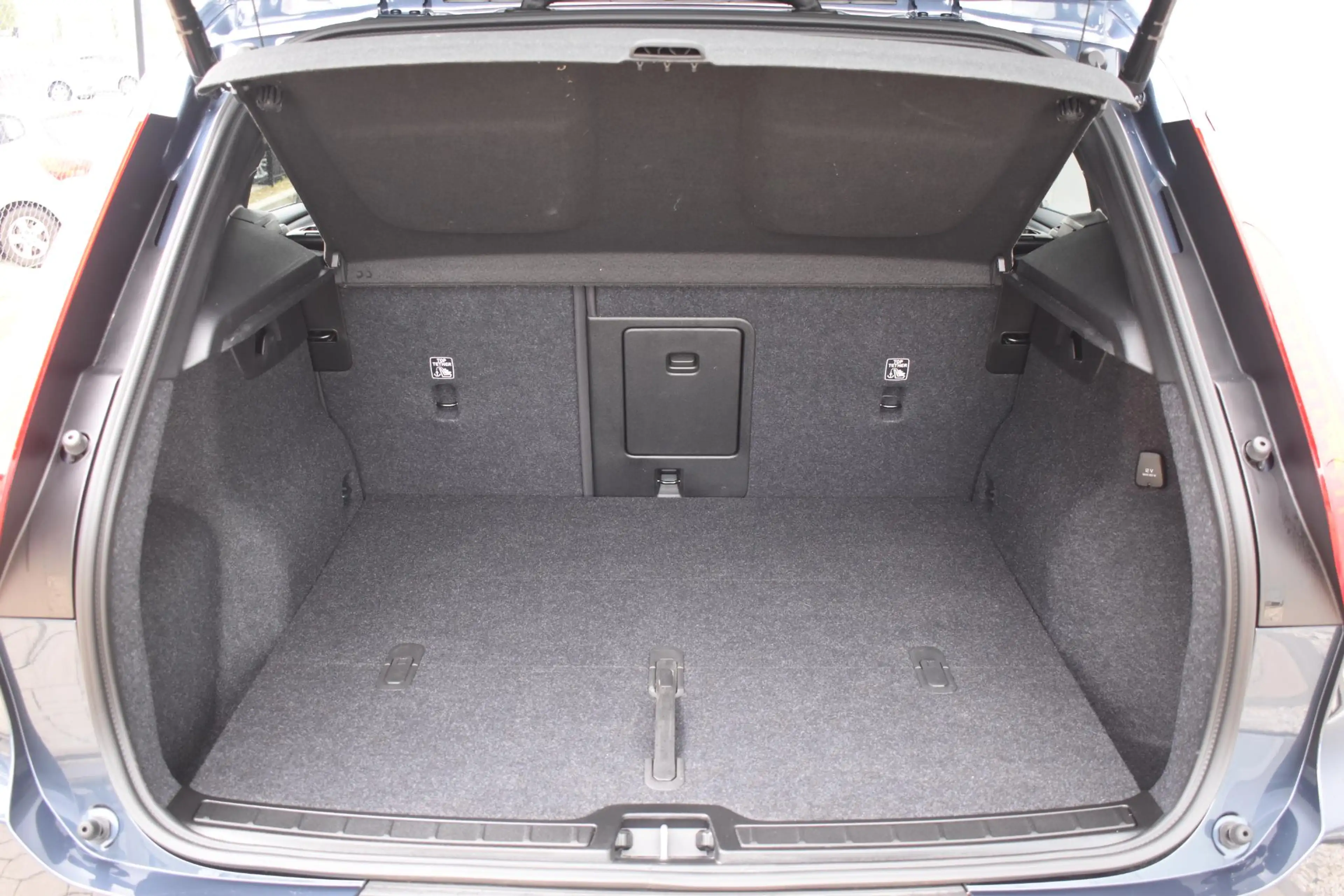 Volvo XC40 B4 211PK Plus Black Edition / Adaptive Cruise cont — photo 48