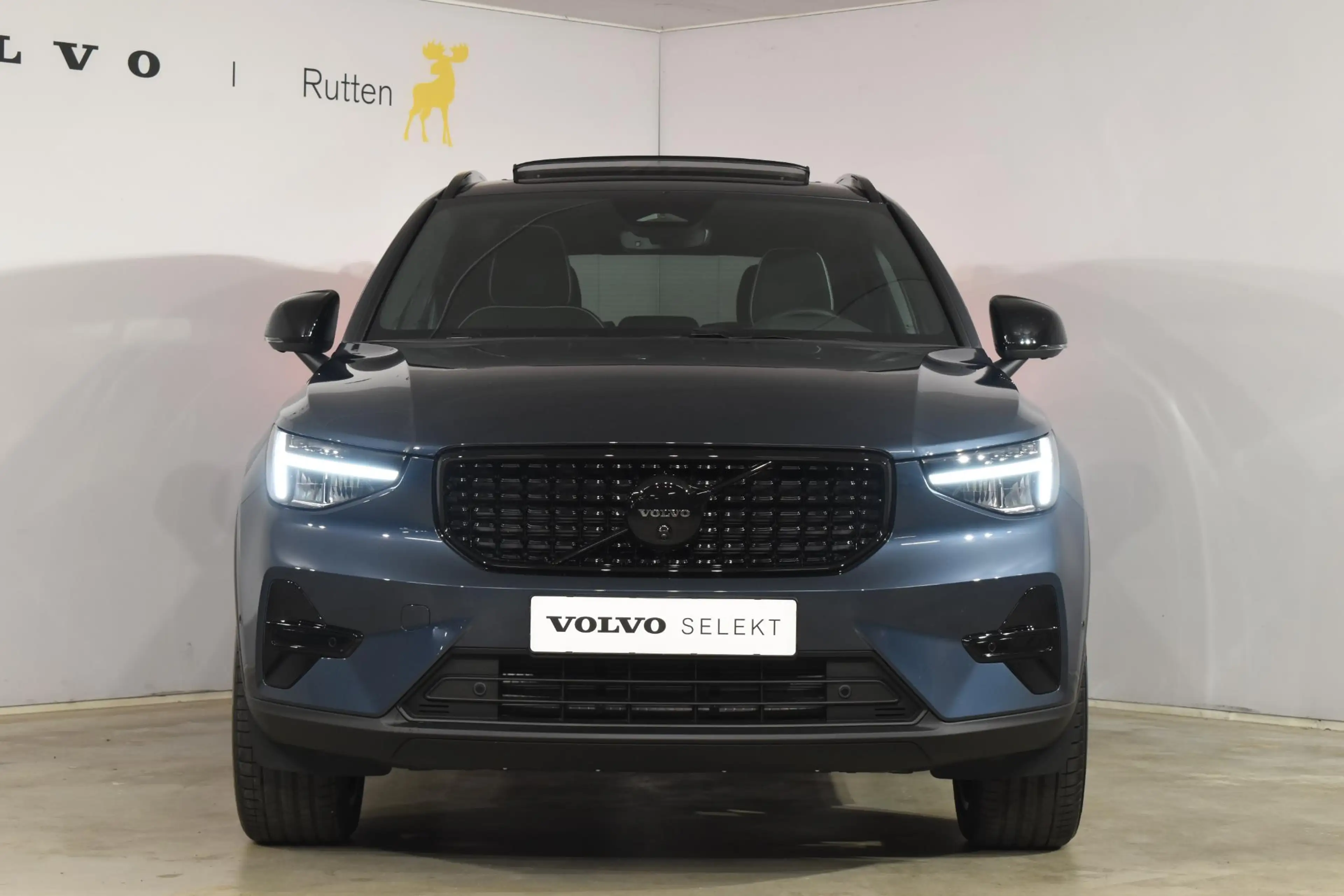Volvo XC40 B4 211PK Plus Black Edition / Adaptive Cruise cont — photo 11