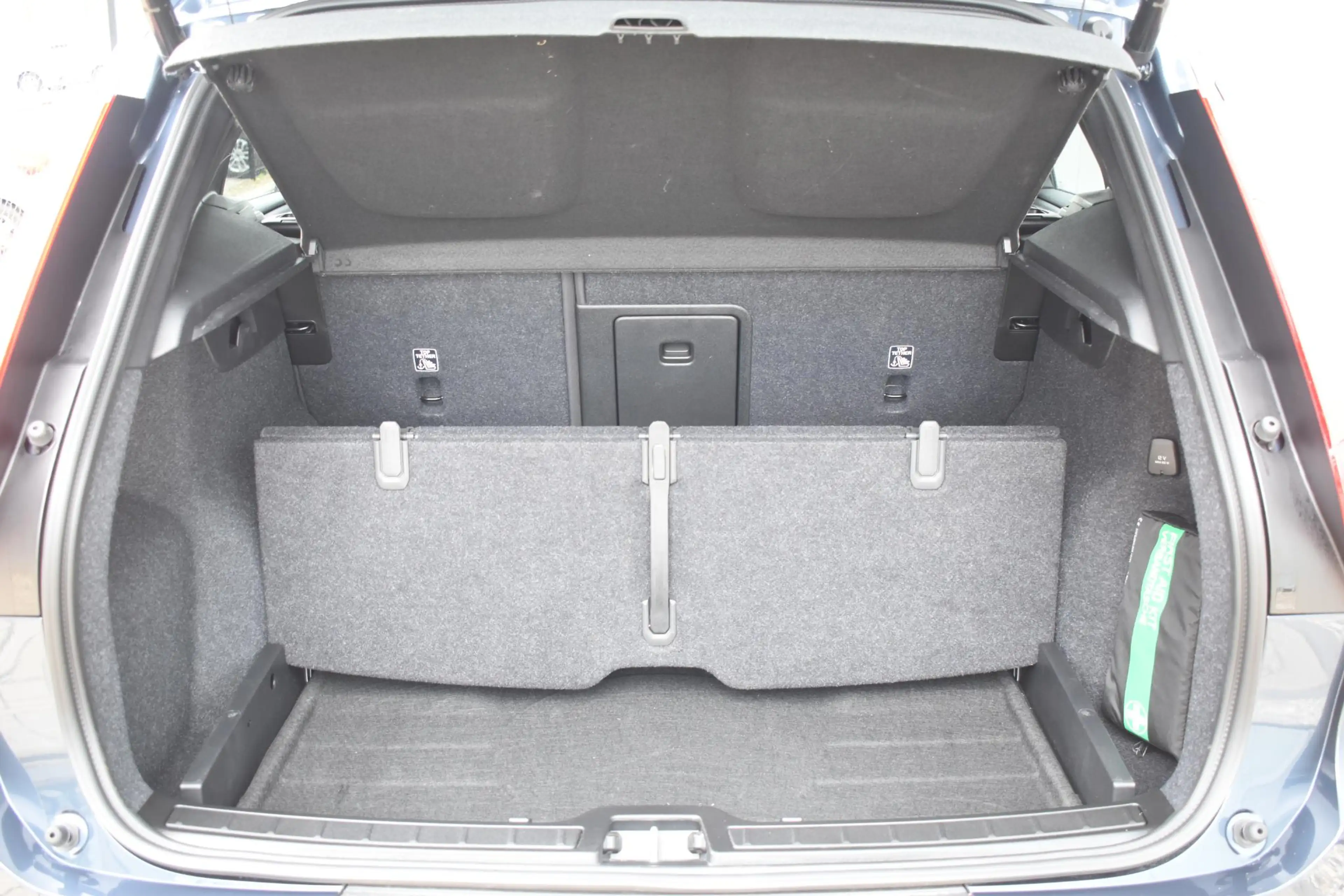 Volvo XC40 B4 211PK Plus Black Edition / Adaptive Cruise cont — photo 49