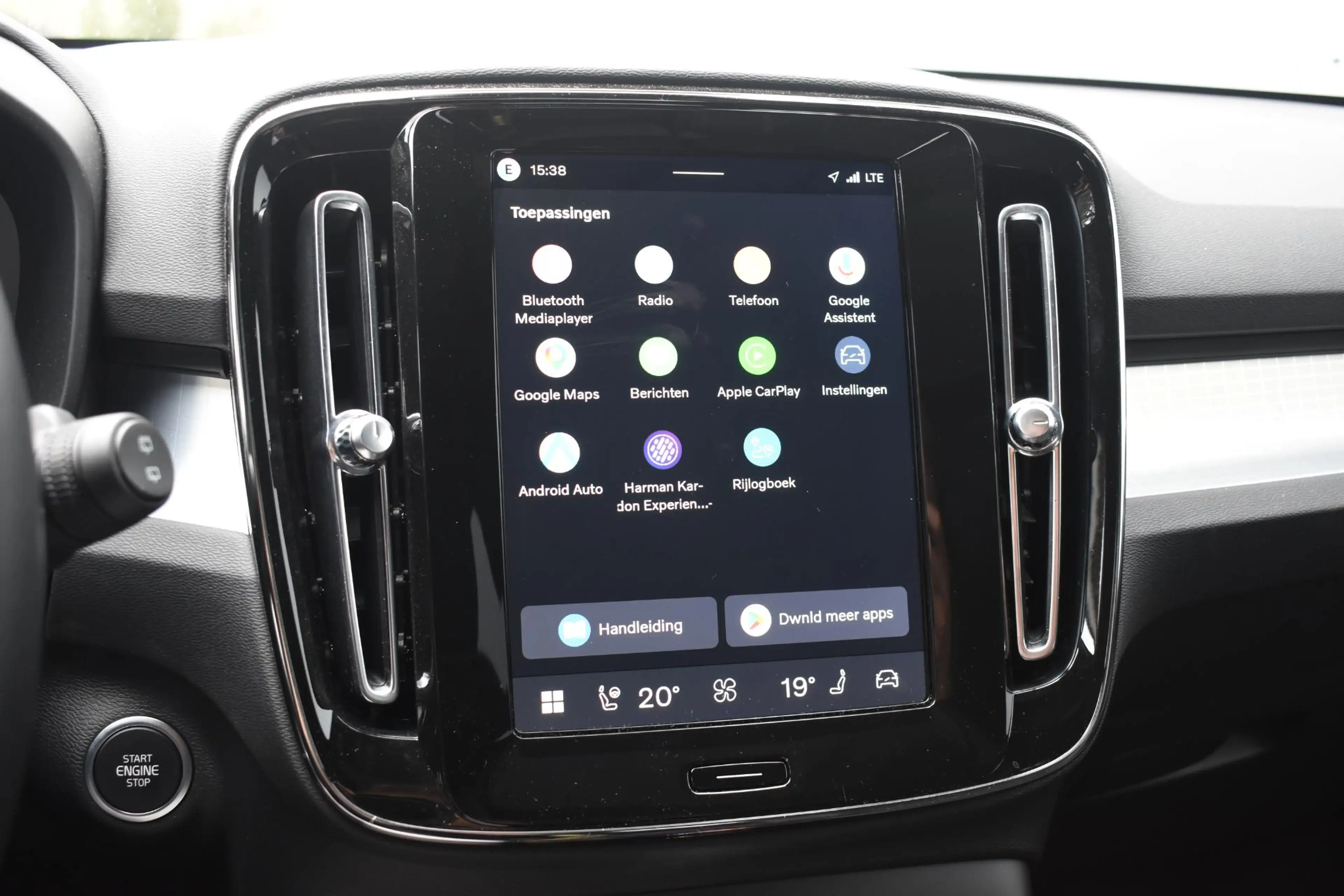 Volvo XC40 B4 211PK Plus Black Edition / Adaptive Cruise cont — photo 24