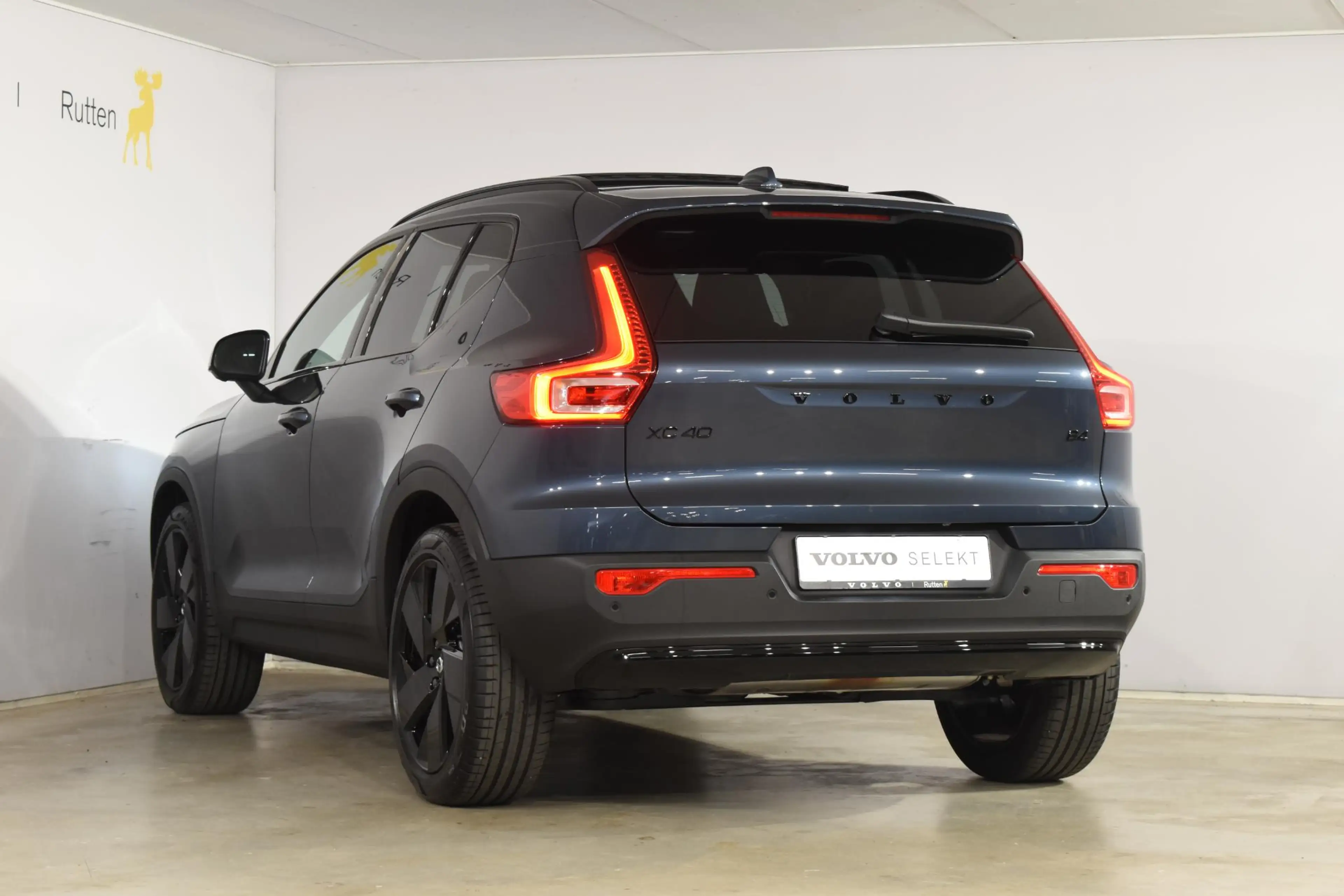 Volvo XC40 B4 211PK Plus Black Edition / Adaptive Cruise cont — photo 5
