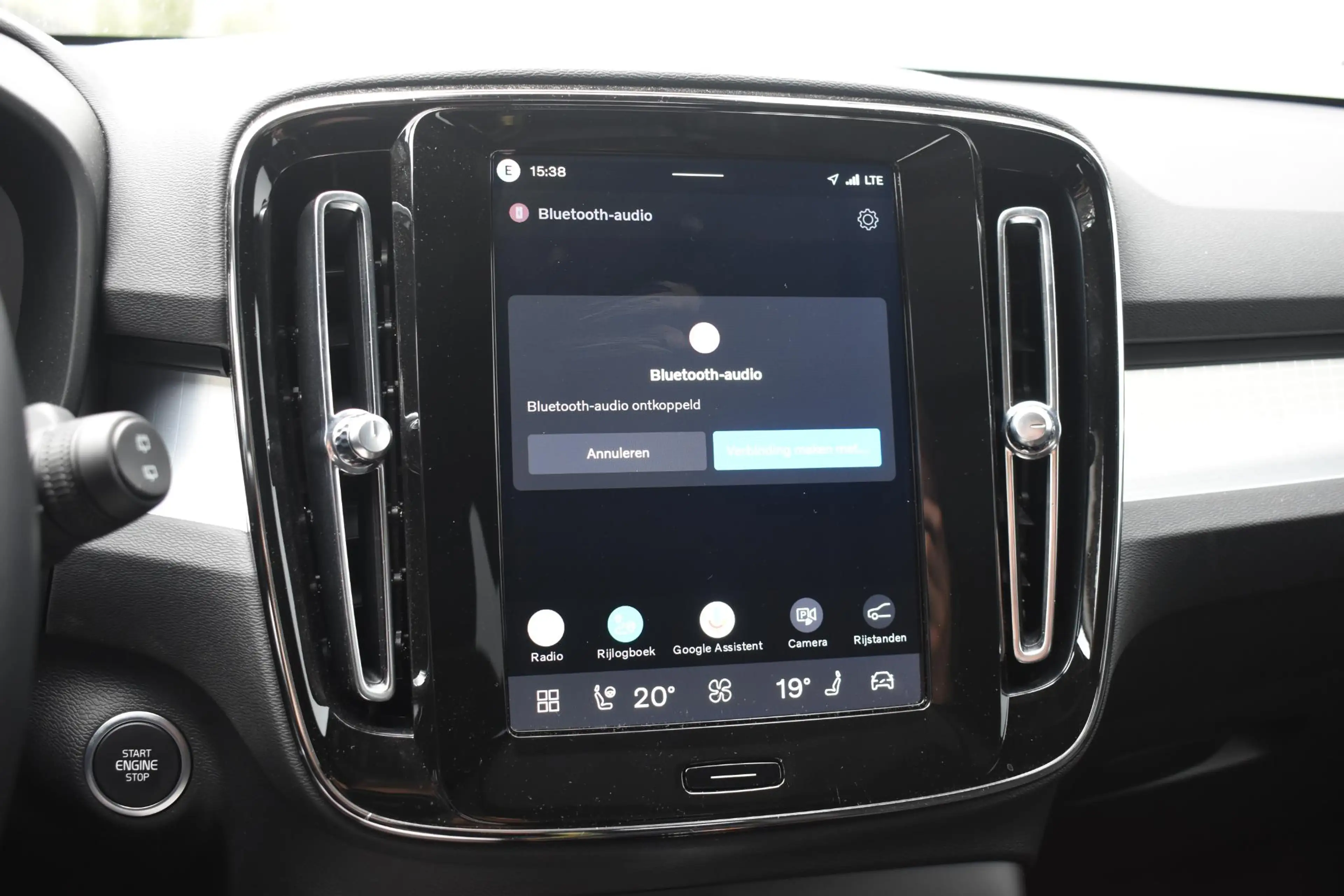 Volvo XC40 B4 211PK Plus Black Edition / Adaptive Cruise cont — photo 25