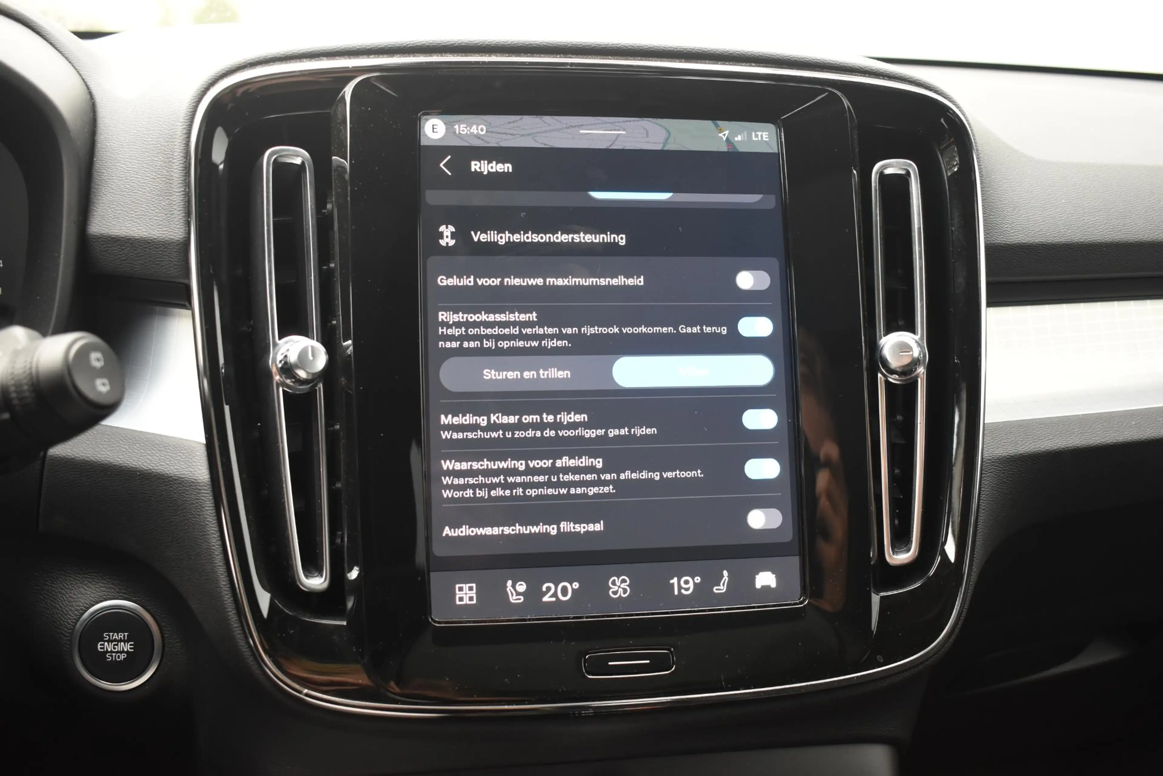 Volvo XC40 B4 211PK Plus Black Edition / Adaptive Cruise cont — photo 33