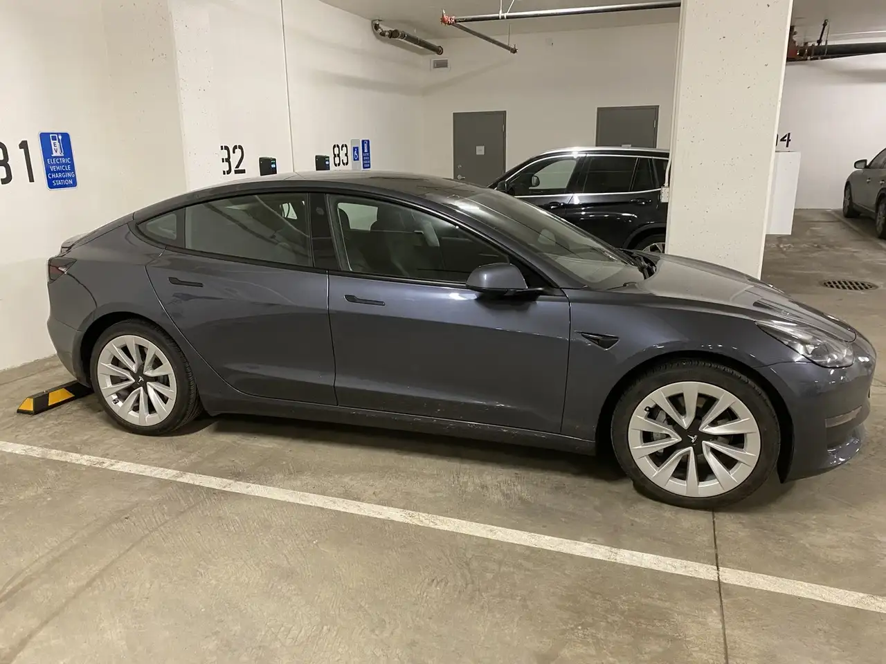 Tesla Model 3 снимка Tesla Model 3