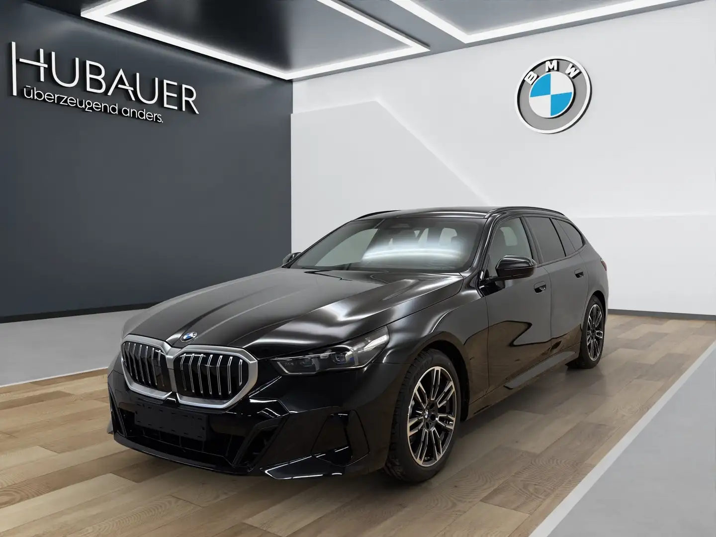 BMW 520 d Touring [M Sport, AHK, ACC, RFK, h&k Sound] Schwarz - 1