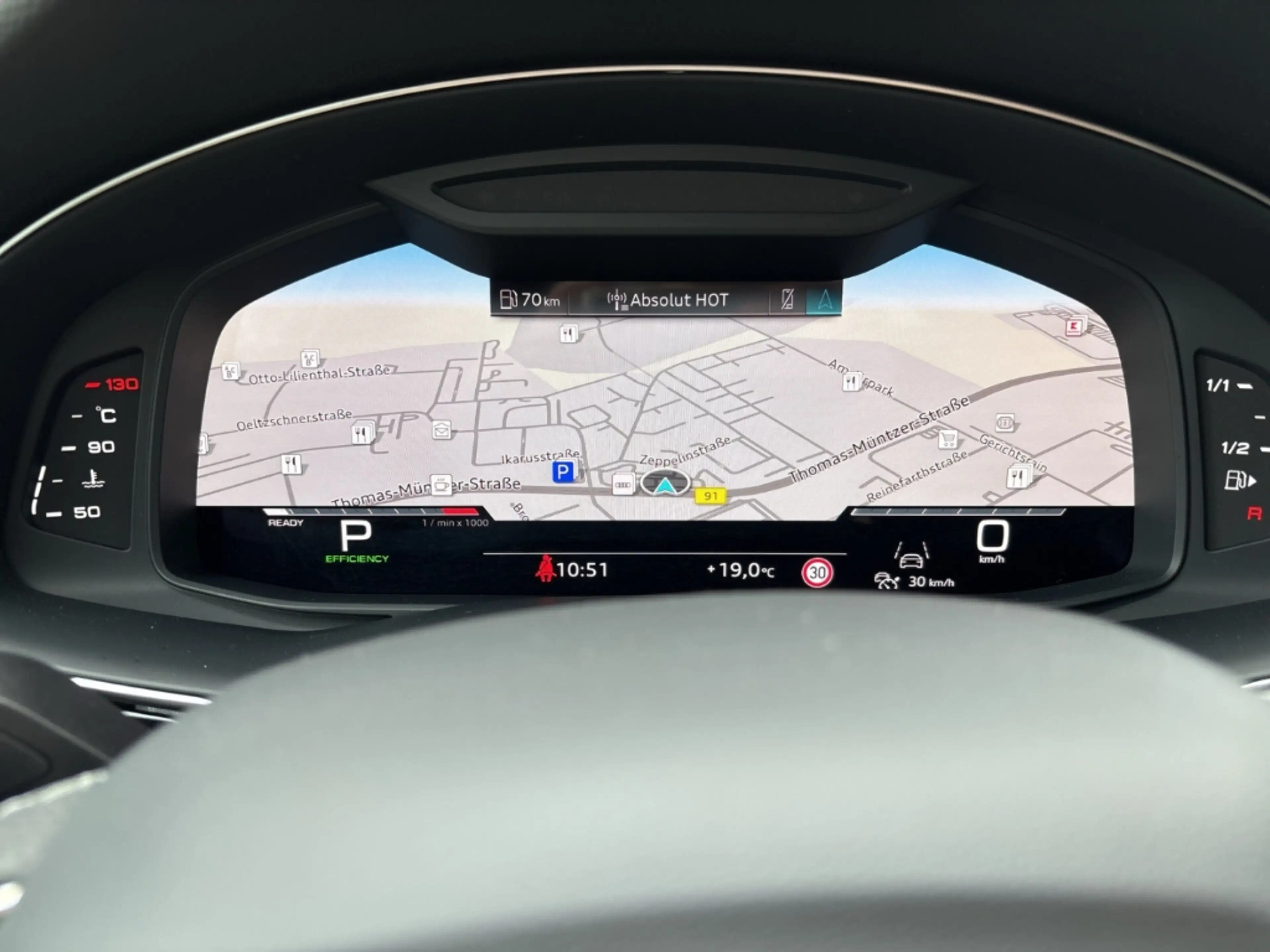 Audi SQ8 4.0 TFSI ACC StandHZG HuD 360 22'' Soft Close — photo 12