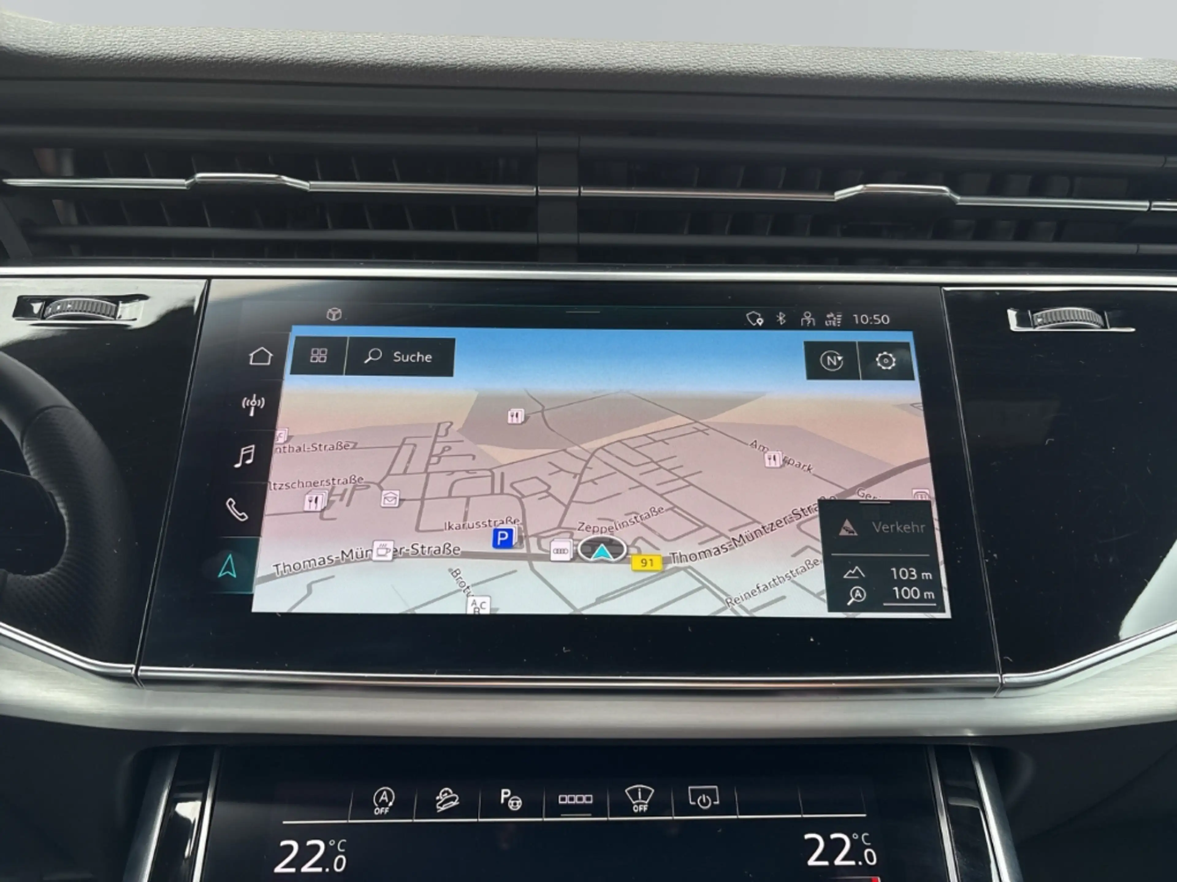 Audi SQ8 4.0 TFSI ACC StandHZG HuD 360 22'' Soft Close — photo 13