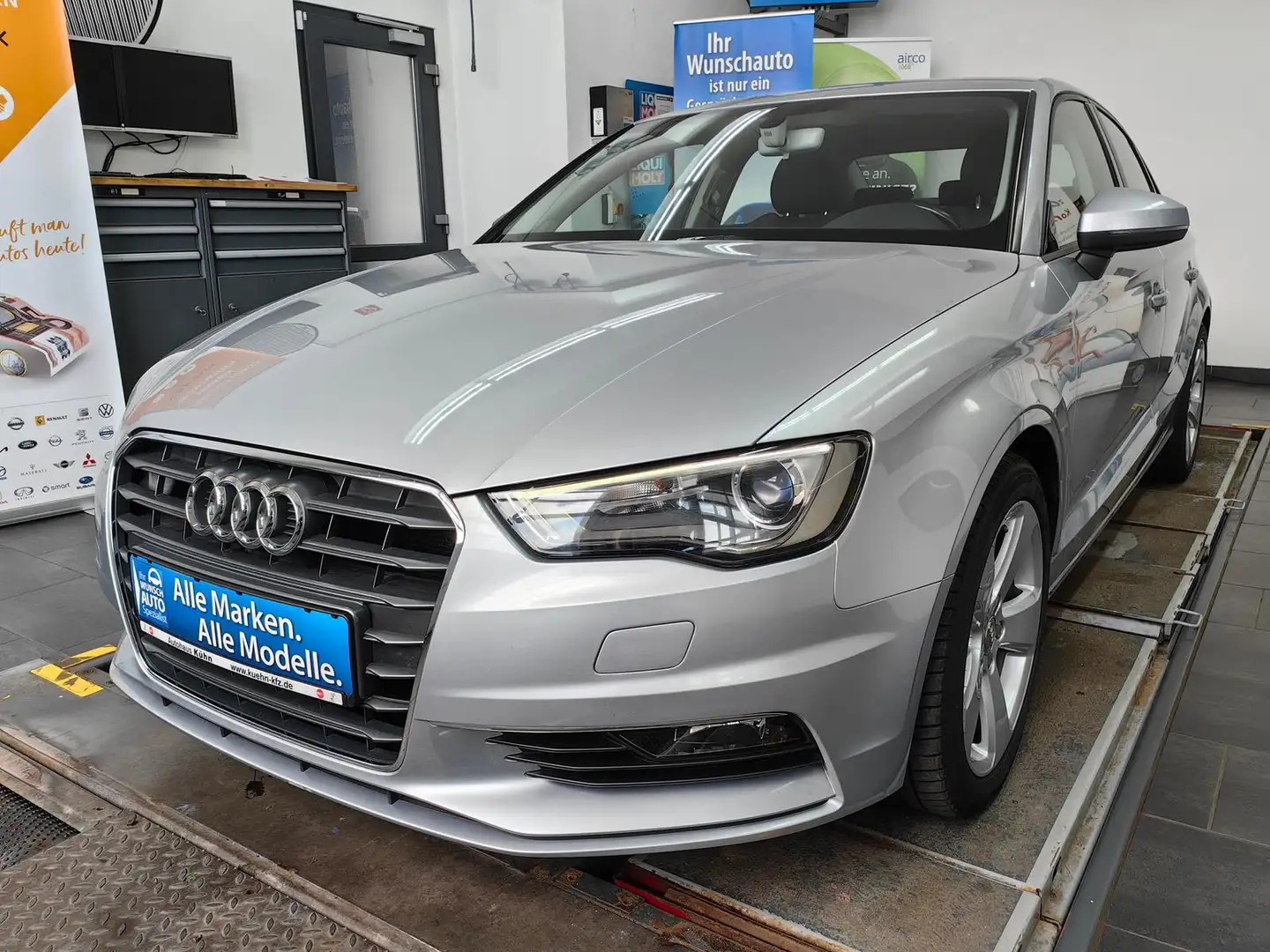 Audi A3 Limo Ambition ultra 1.4 16V TFSI ACT*Sport*AHK Silber - 1