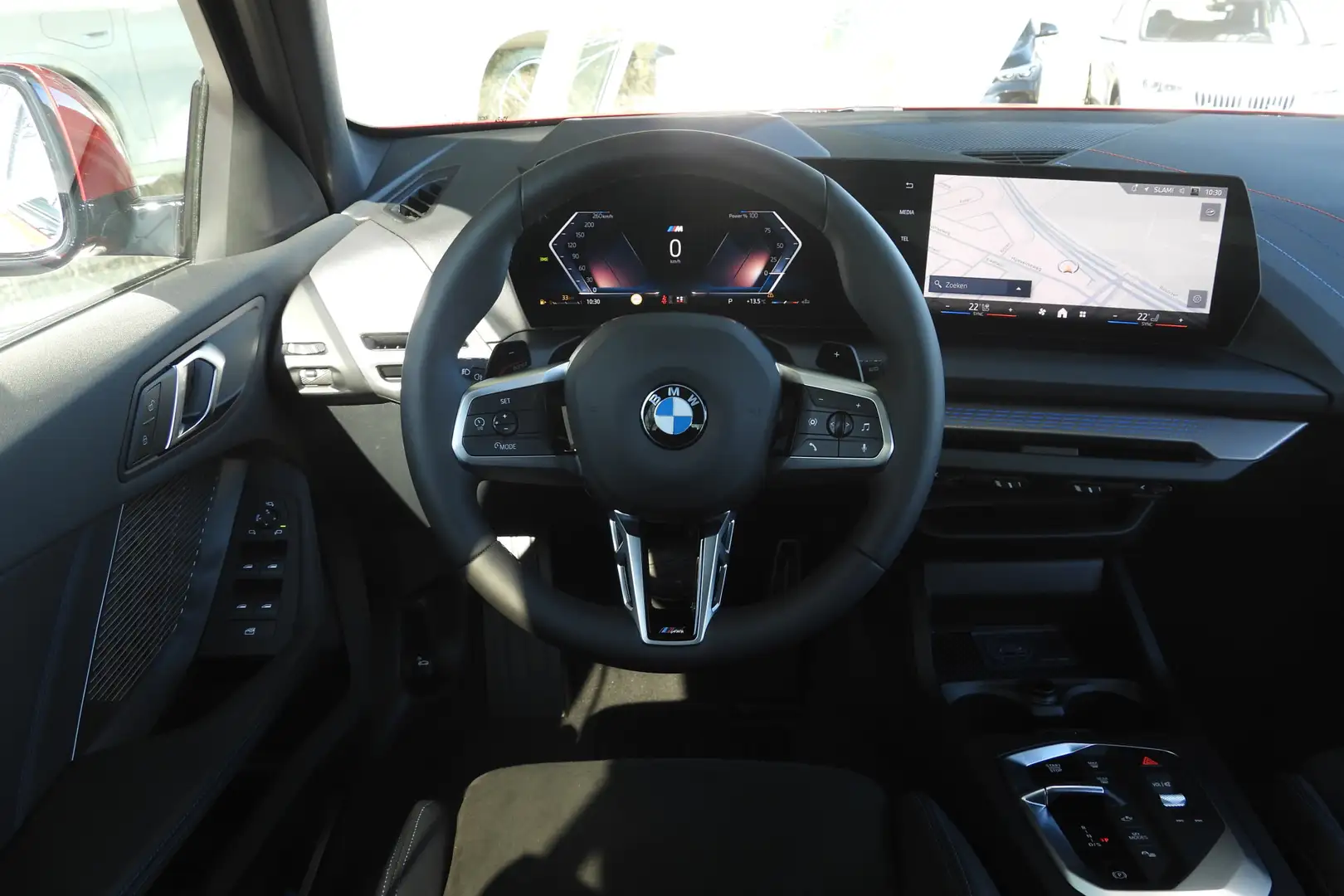 BMW 120 1 Serie High Executive M Sport Automaat / Panorama Rouge - 2