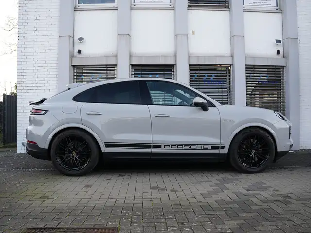 Porsche Cayenne E-Hybrid Coupé INNODRI-PANO-SPORTABGAS-AHK-VOLL