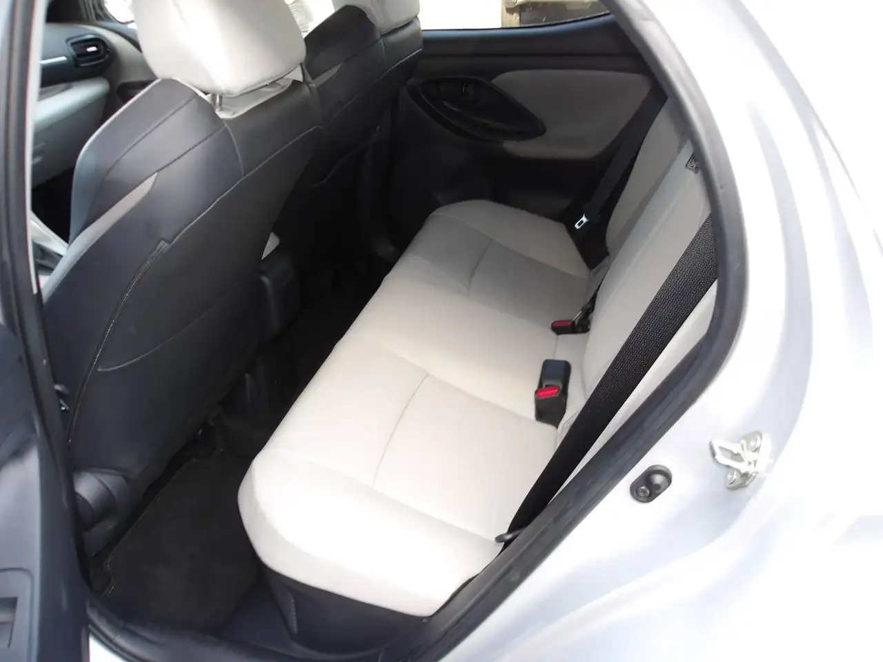 Toyota Yaris Yaris — photo 18