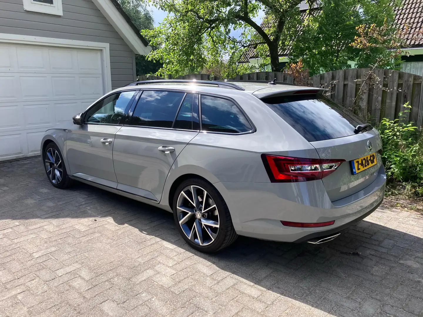Skoda Superb 2.0 Sportline 4x4 ABT Grijs - 2