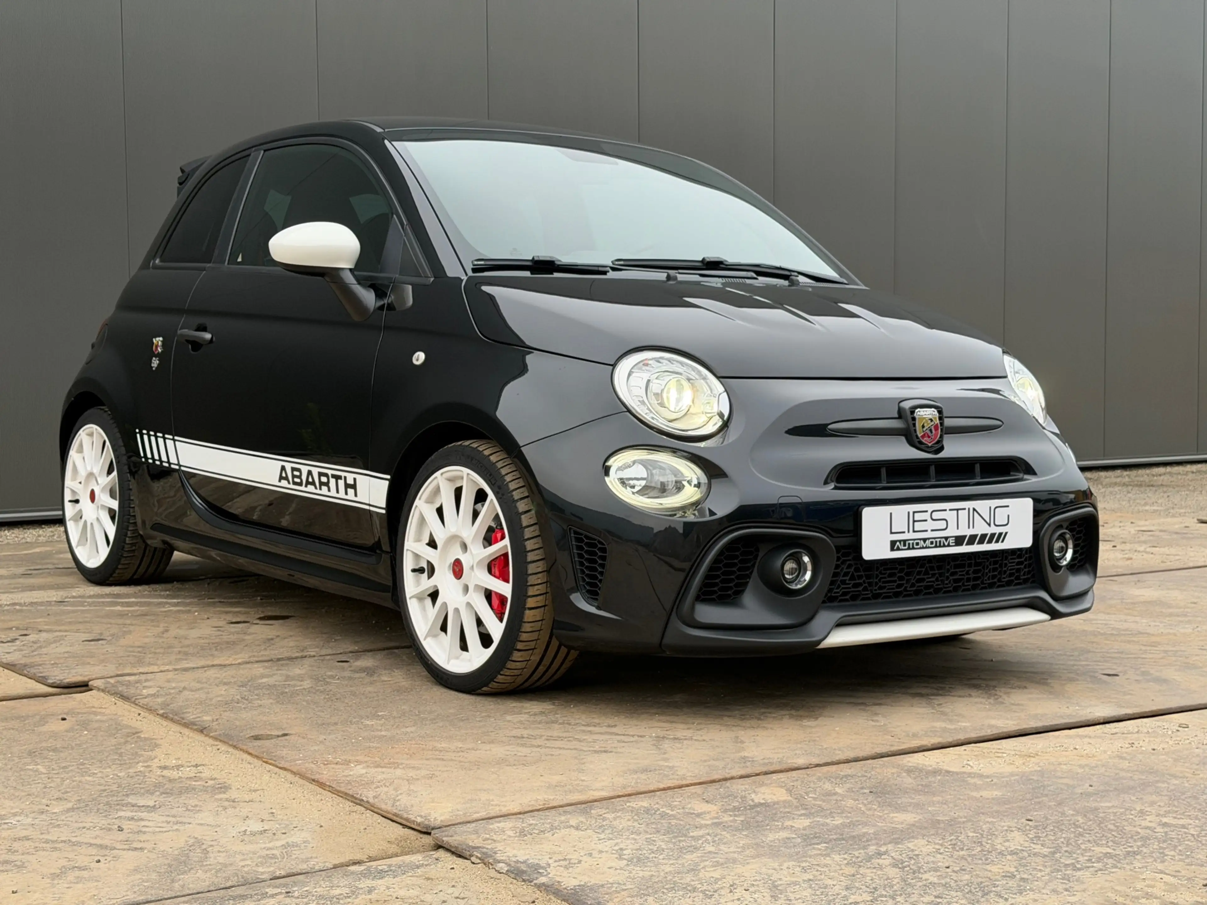 Abarth 695 Esseesse 1.4 T-Jet Akrapovic Sabelt Beats Audio — photo 9