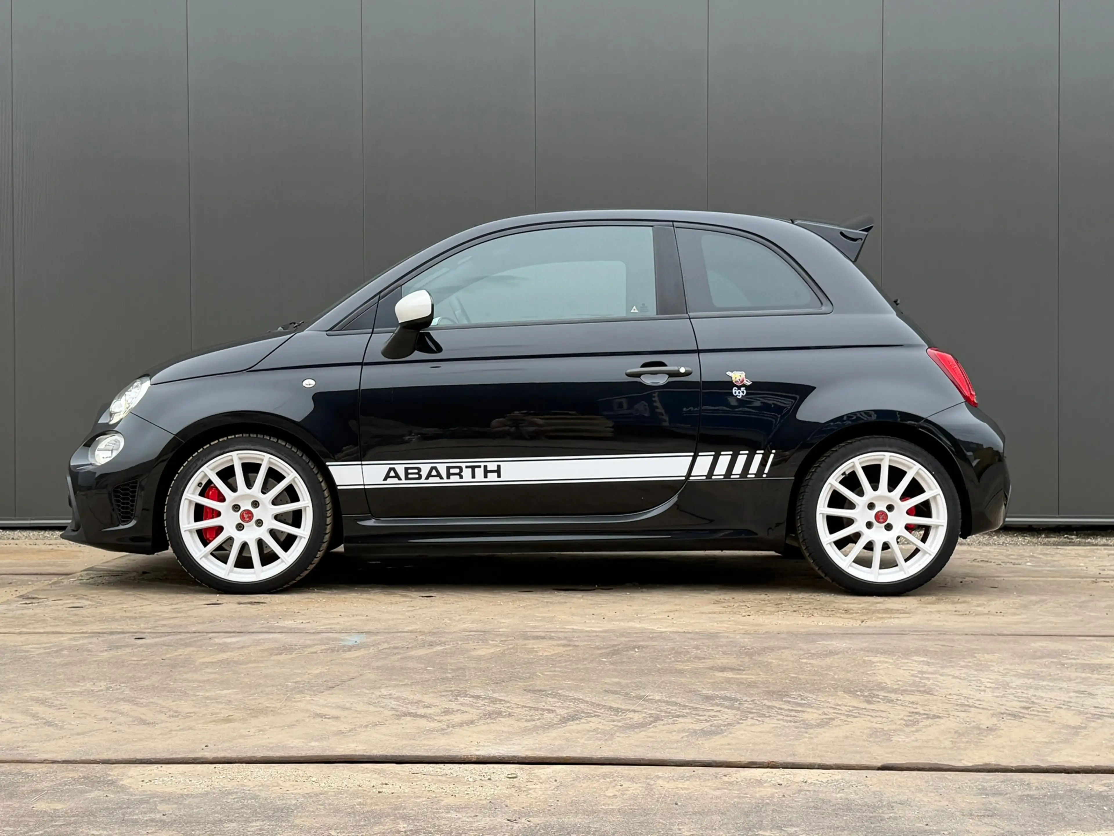 Abarth 695 Esseesse 1.4 T-Jet Akrapovic Sabelt Beats Audio — photo 15