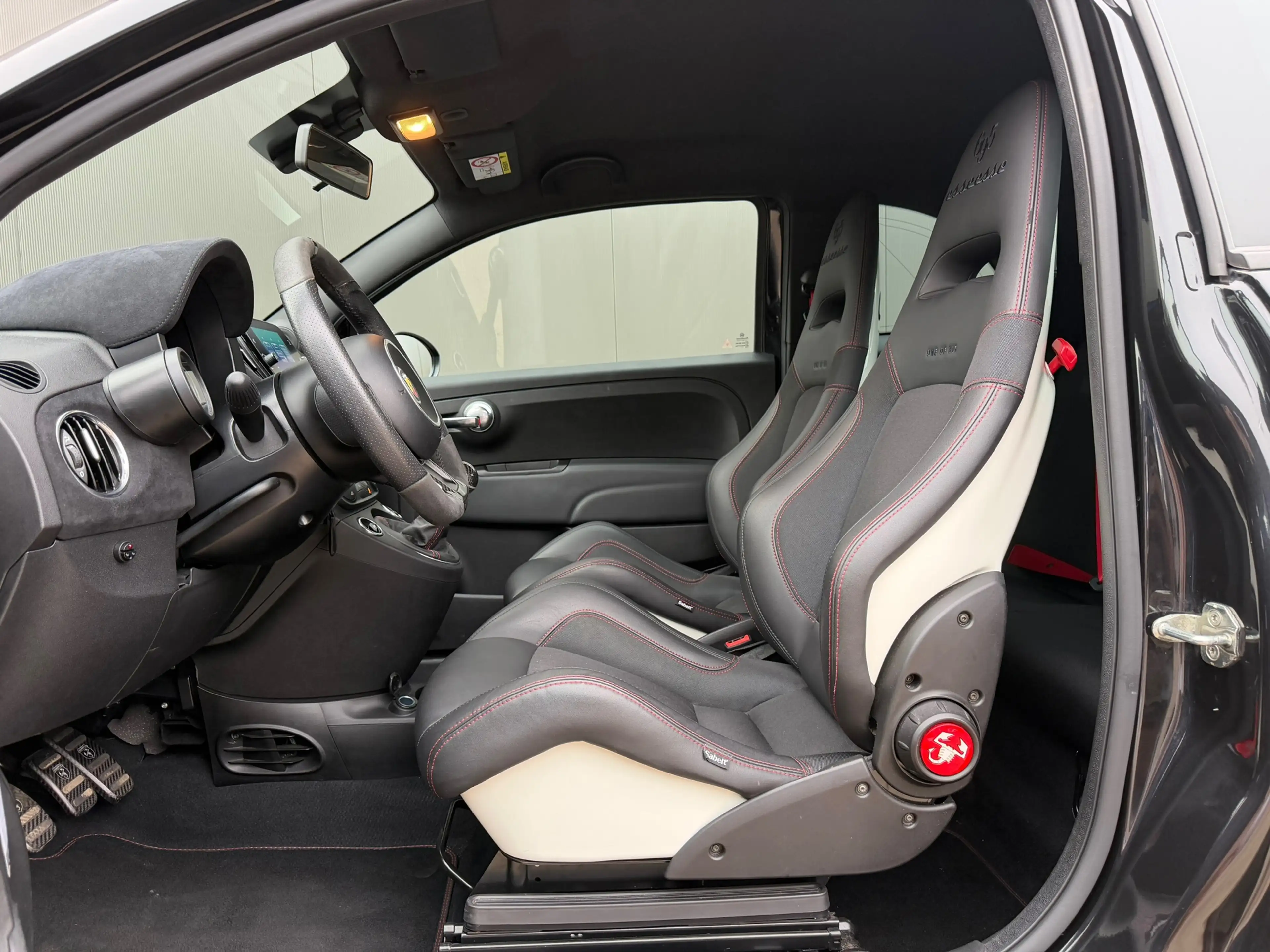 Abarth 695 Esseesse 1.4 T-Jet Akrapovic Sabelt Beats Audio — photo 8
