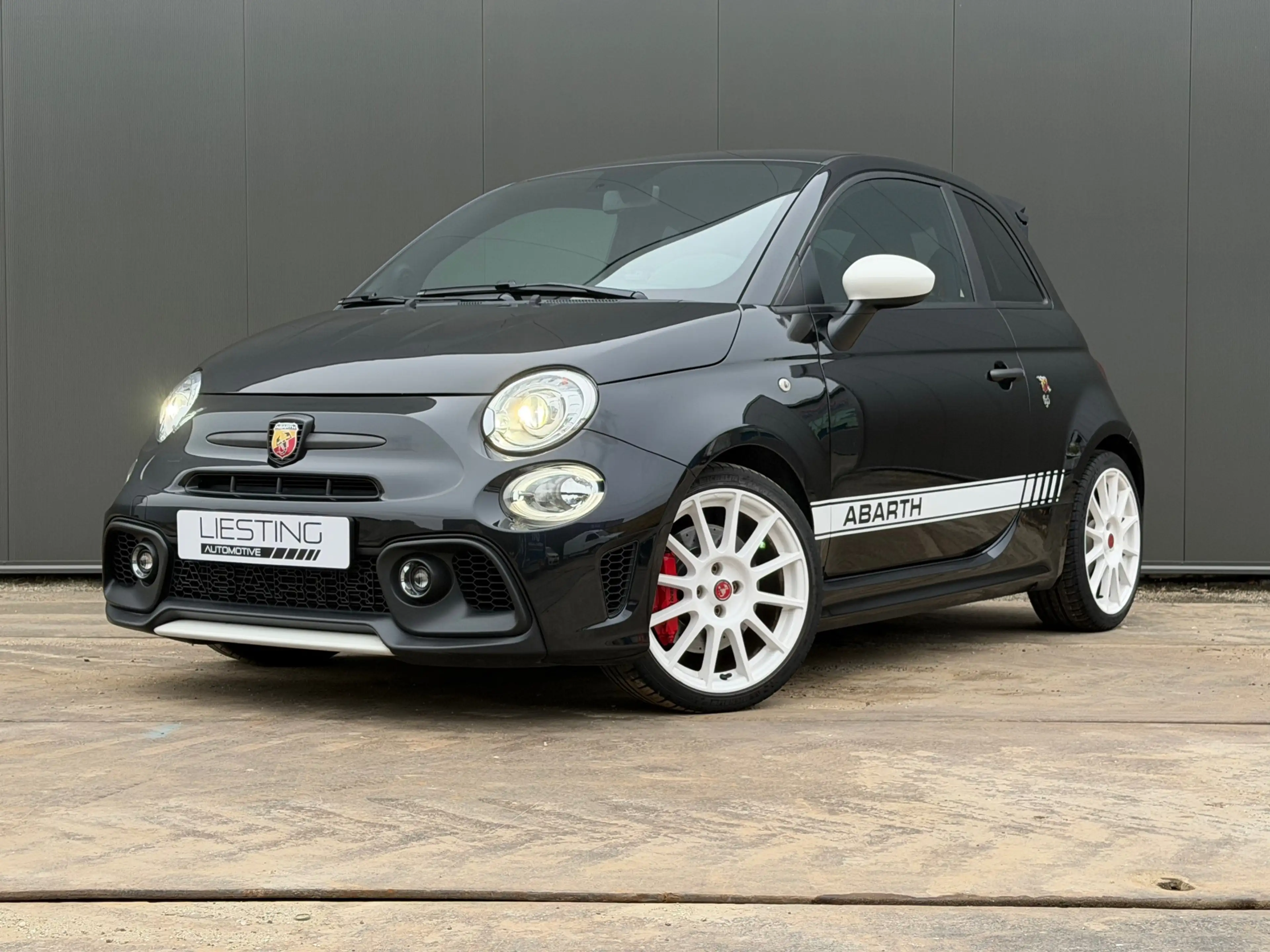 Abarth 695 Esseesse 1.4 T-Jet Akrapovic Sabelt Beats Audio