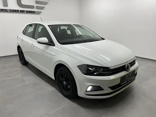 Volkswagen Polo view 2