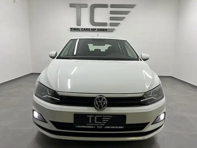 Volkswagen Polo view 3