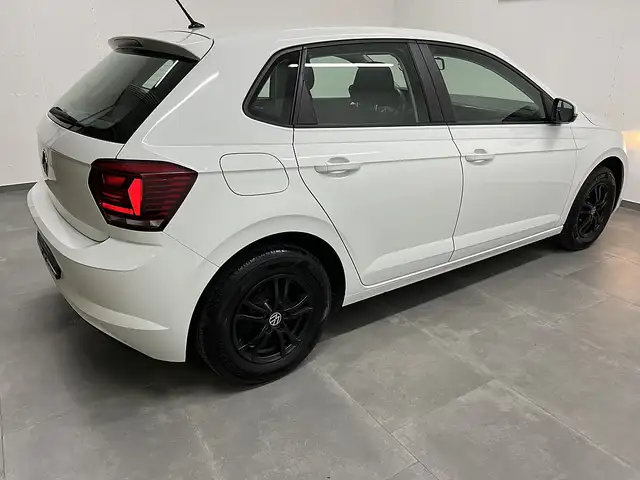 Volkswagen Polo view 8