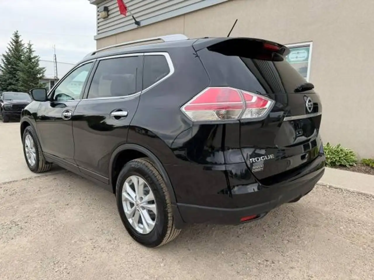 Nissan Rogue снимка Nissan Rogue