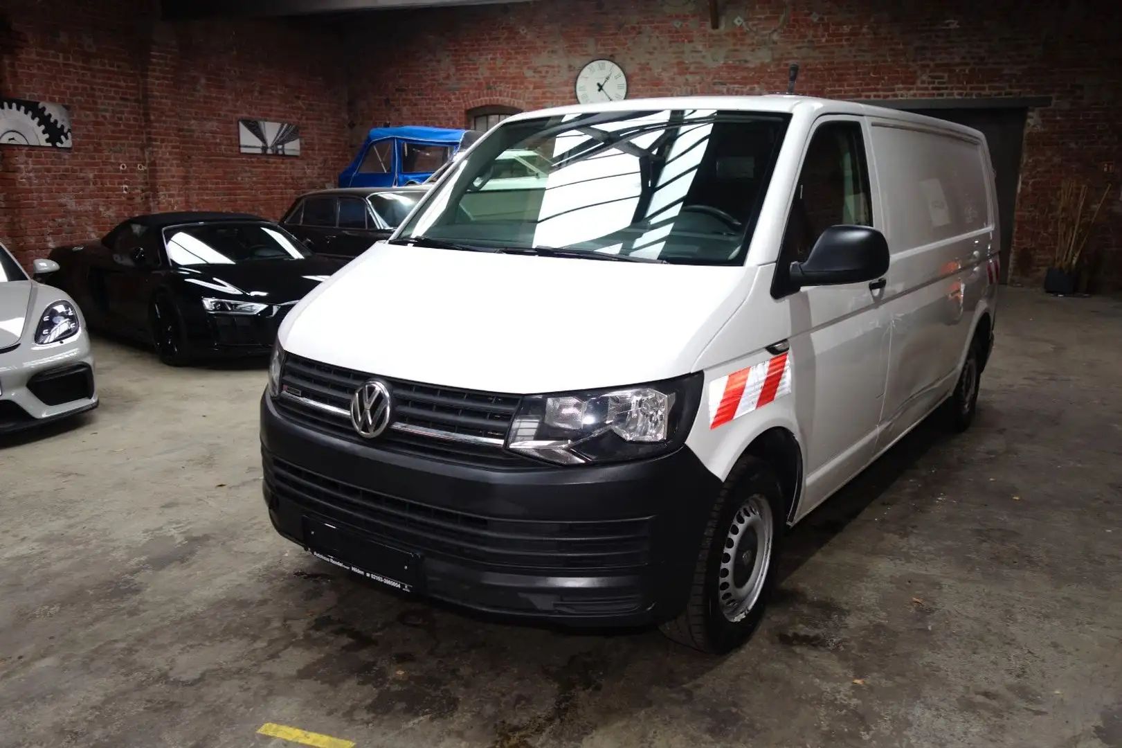Volkswagen T6  4x4 L1H1 Standheizung Sortimo AHK Klima Navi Blanc - 1