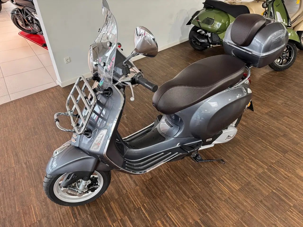 Vespa Primavera 125