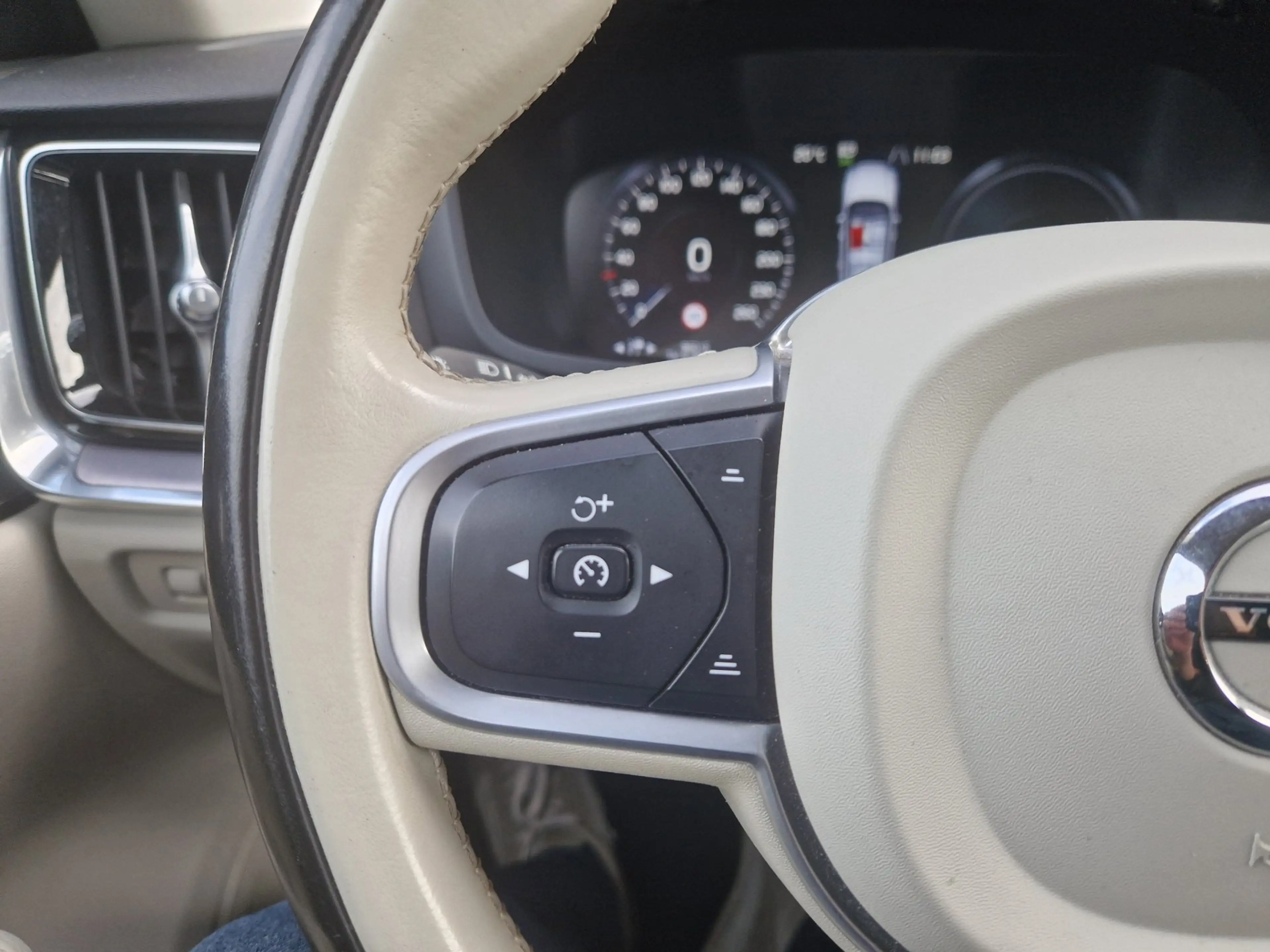 Volvo V60 2.0 T6 340PK AWD Momentum Pro /1e eig /BTW — photo 18