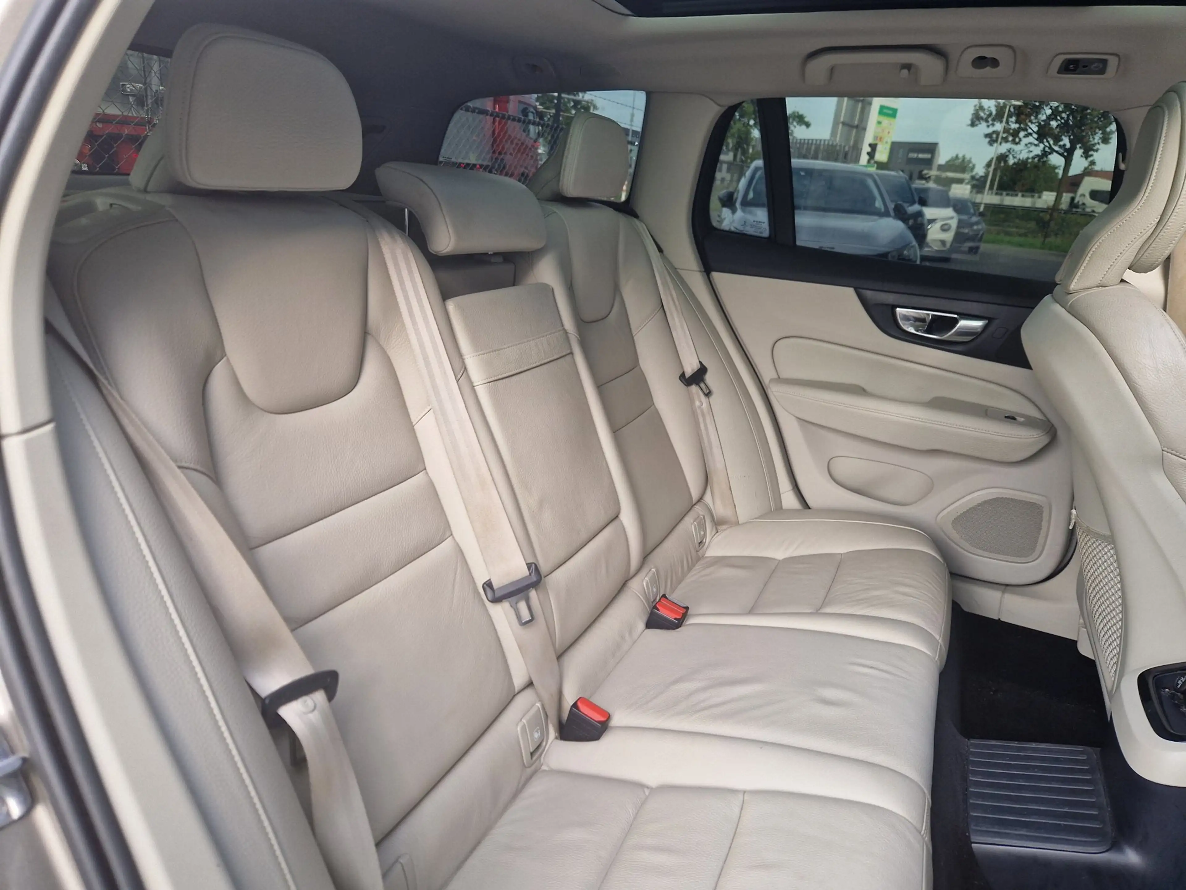 Volvo V60 2.0 T6 340PK AWD Momentum Pro /1e eig /BTW — photo 14