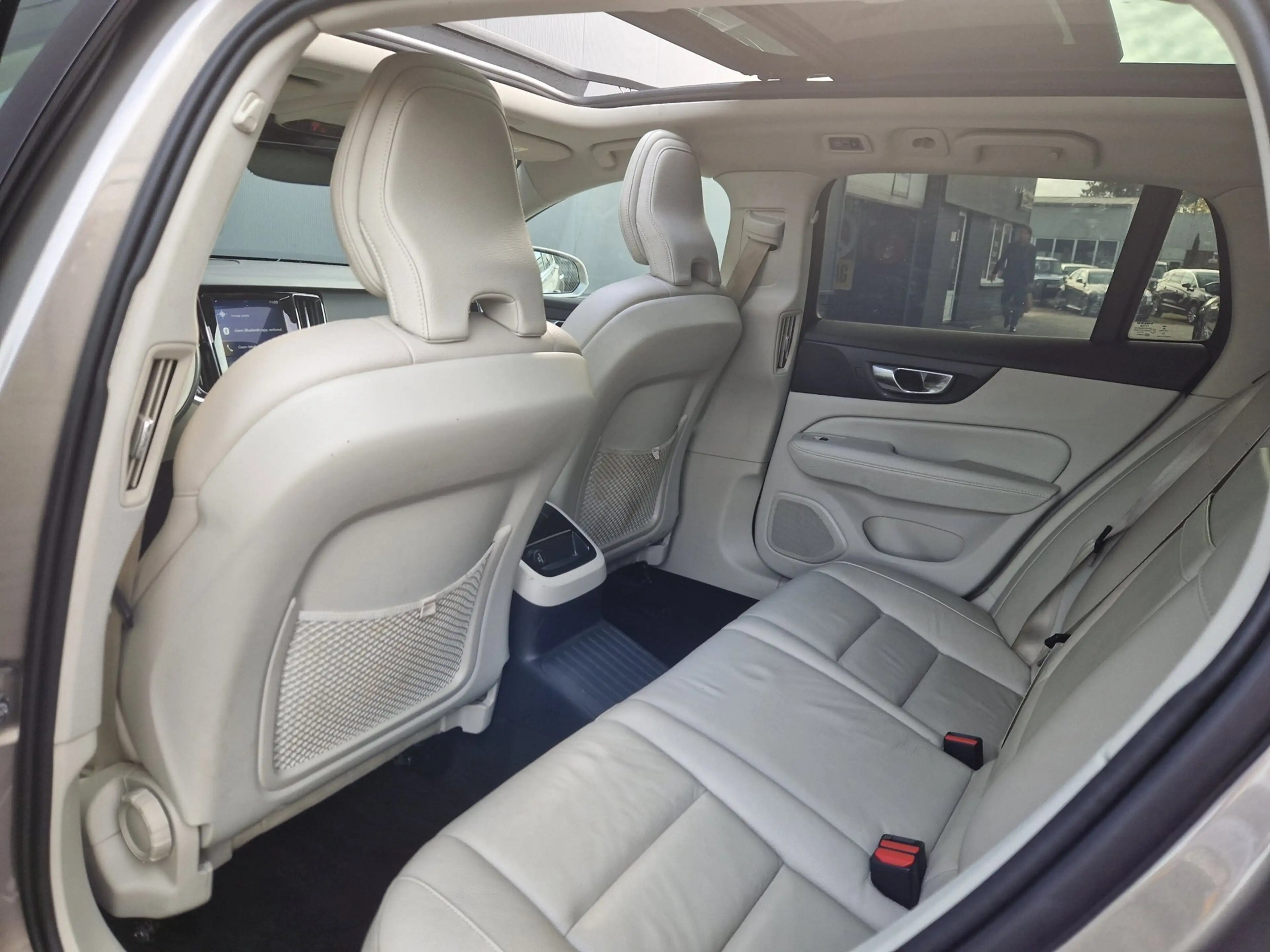 Volvo V60 2.0 T6 340PK AWD Momentum Pro /1e eig /BTW — photo 15